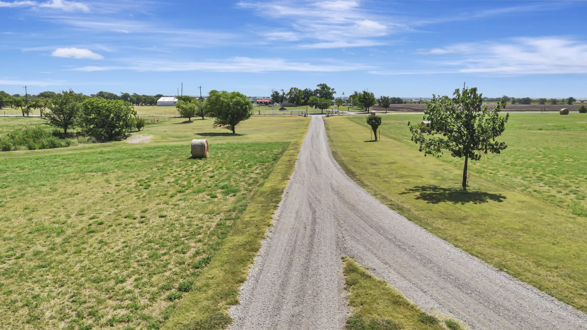 Single Family Residence For Sale in Cooke County , 2561 Co Road 248, Valley View, Texas 76272, 4 Bedroom, 3 Bathroom, Garage spaces, 2,160 Sqft, built in 1986, mls#21406723, Real Estate Agent in Valley View, Homes For Sale in Cooke county, Homes For Sale in Valley View, Realtor in Valley View Texas, Real Estate Brokerage Independent Realty Texas, Luminita Cordes Realtor