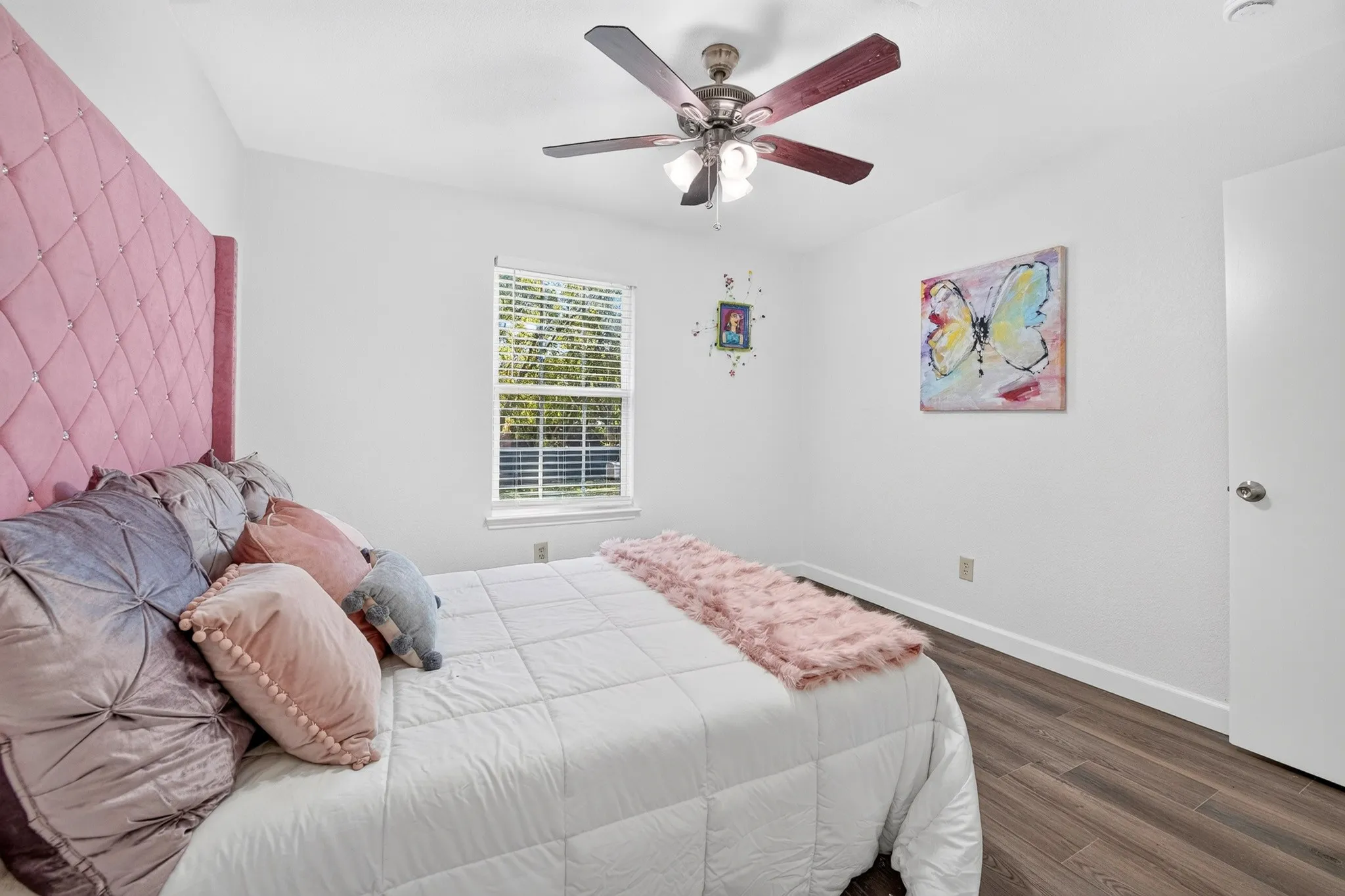 Single Family Residence For Sale in Tarrant County , 1534 Twin Post Drive, Arlington, Texas 76014, 3 Bedroom, 2 Bathroom, 2 Garage spaces, 1,492 Sqft, built in 1984, mls#21418656, Real Estate Agent in Arlington, Homes For Sale in Tarrant county, Homes For Sale in Arlington, Realtor in Arlington Texas, Real Estate Brokerage Independent Realty Texas, Luminita Cordes Realtor