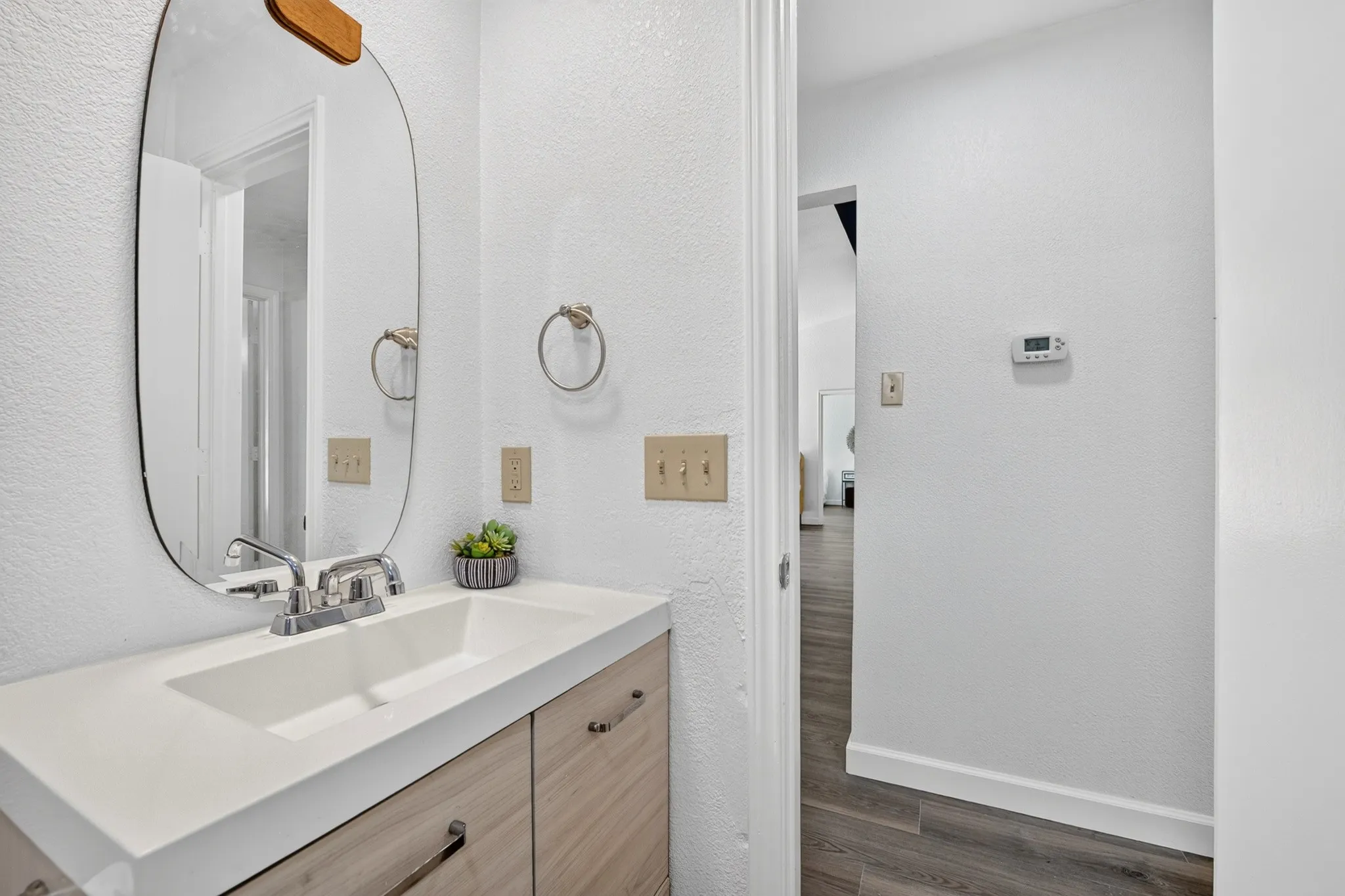 Single Family Residence For Sale in Tarrant County , 1534 Twin Post Drive, Arlington, Texas 76014, 3 Bedroom, 2 Bathroom, 2 Garage spaces, 1,492 Sqft, built in 1984, mls#21418656, Real Estate Agent in Arlington, Homes For Sale in Tarrant county, Homes For Sale in Arlington, Realtor in Arlington Texas, Real Estate Brokerage Independent Realty Texas, Luminita Cordes Realtor