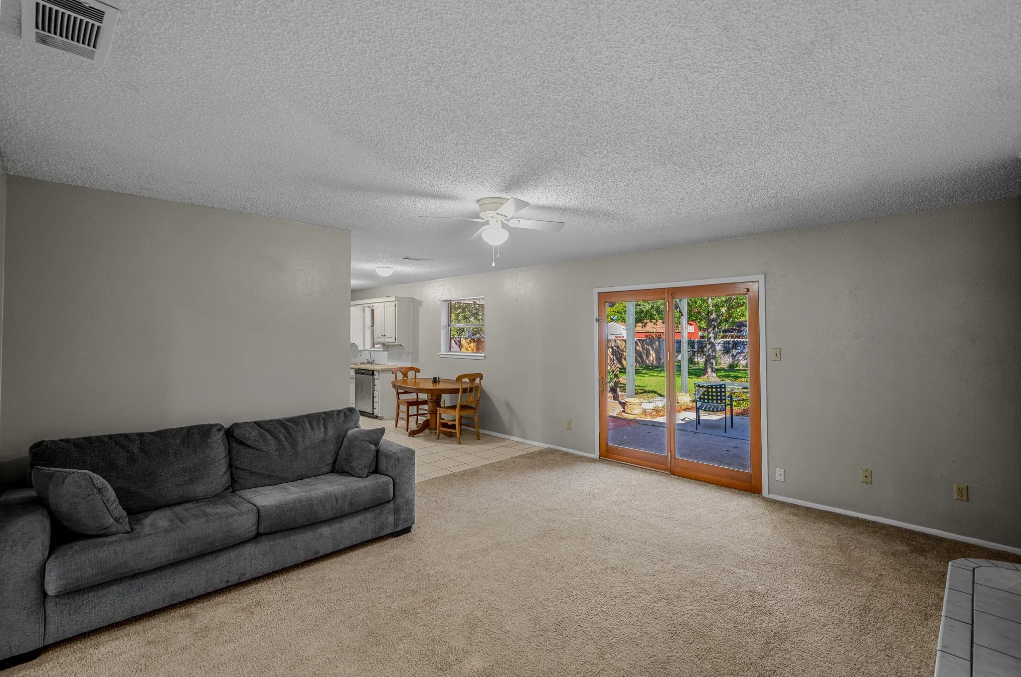 Single Family Residence For Sale in Parker County , 1703 Lamar Street, Mineral Wells, Texas 76067, 3 Bedroom, 2 Bathroom, 2 Garage spaces, 1,835 Sqft, built in 1968, mls#21418603, Real Estate Agent in Mineral Wells, Homes For Sale in Parker county, Homes For Sale in Mineral Wells, Realtor in Mineral Wells Texas, Real Estate Brokerage Independent Realty Texas, Luminita Cordes Realtor