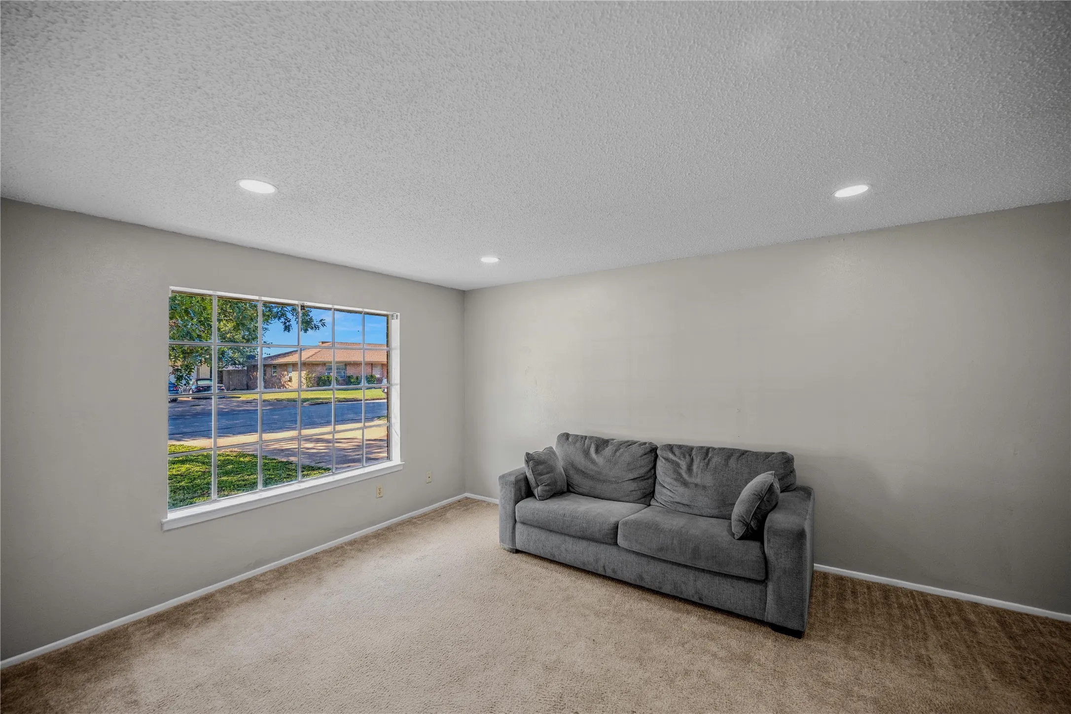Single Family Residence For Sale in Parker County , 1703 Lamar Street, Mineral Wells, Texas 76067, 3 Bedroom, 2 Bathroom, 2 Garage spaces, 1,835 Sqft, built in 1968, mls#21418603, Real Estate Agent in Mineral Wells, Homes For Sale in Parker county, Homes For Sale in Mineral Wells, Realtor in Mineral Wells Texas, Real Estate Brokerage Independent Realty Texas, Luminita Cordes Realtor