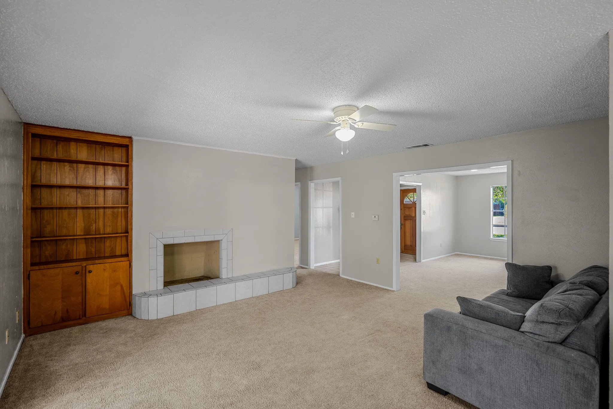 Single Family Residence For Sale in Parker County , 1703 Lamar Street, Mineral Wells, Texas 76067, 3 Bedroom, 2 Bathroom, 2 Garage spaces, 1,835 Sqft, built in 1968, mls#21418603, Real Estate Agent in Mineral Wells, Homes For Sale in Parker county, Homes For Sale in Mineral Wells, Realtor in Mineral Wells Texas, Real Estate Brokerage Independent Realty Texas, Luminita Cordes Realtor