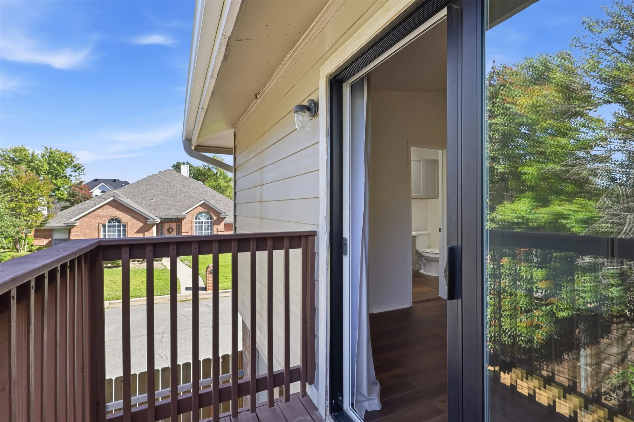 Condominium For Sale in Tarrant County , 1912 Shadowood Trail, Colleyville, Texas 76034, 2 Bedroom, 3 Bathroom, Garage spaces, 1,098 Sqft, built in 1984, mls#21416863, Real Estate Agent in Colleyville, Homes For Sale in Tarrant county, Homes For Sale in Colleyville, Realtor in Colleyville Texas, Real Estate Brokerage Independent Realty Texas, Luminita Cordes Realtor