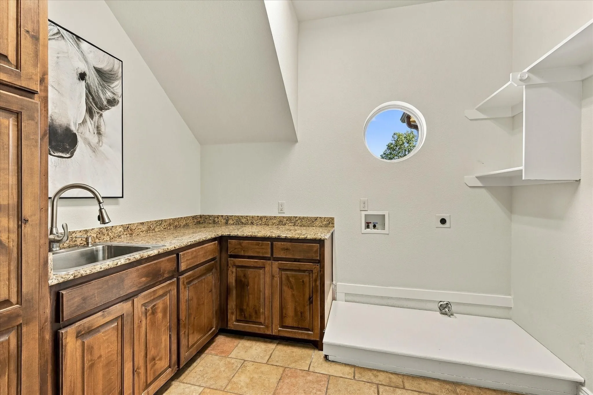 Single Family Residence For Sale in Parker County , 101 Rattling Antler Court, Azle, Texas 76020, 3 Bedroom, 4 Bathroom, 3 Garage spaces, 3,917 Sqft, built in 2007, mls#21419291, Real Estate Agent in Azle, Homes For Sale in Parker county, Homes For Sale in Azle, Realtor in Azle Texas, Real Estate Brokerage Independent Realty Texas, Luminita Cordes Realtor
