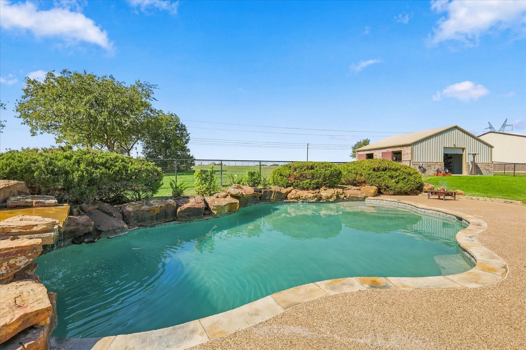 Single Family Residence For Sale in Parker County , 101 Rattling Antler Court, Azle, Texas 76020, 3 Bedroom, 4 Bathroom, 3 Garage spaces, 3,917 Sqft, built in 2007, mls#21419291, Real Estate Agent in Azle, Homes For Sale in Parker county, Homes For Sale in Azle, Realtor in Azle Texas, Real Estate Brokerage Independent Realty Texas, Luminita Cordes Realtor