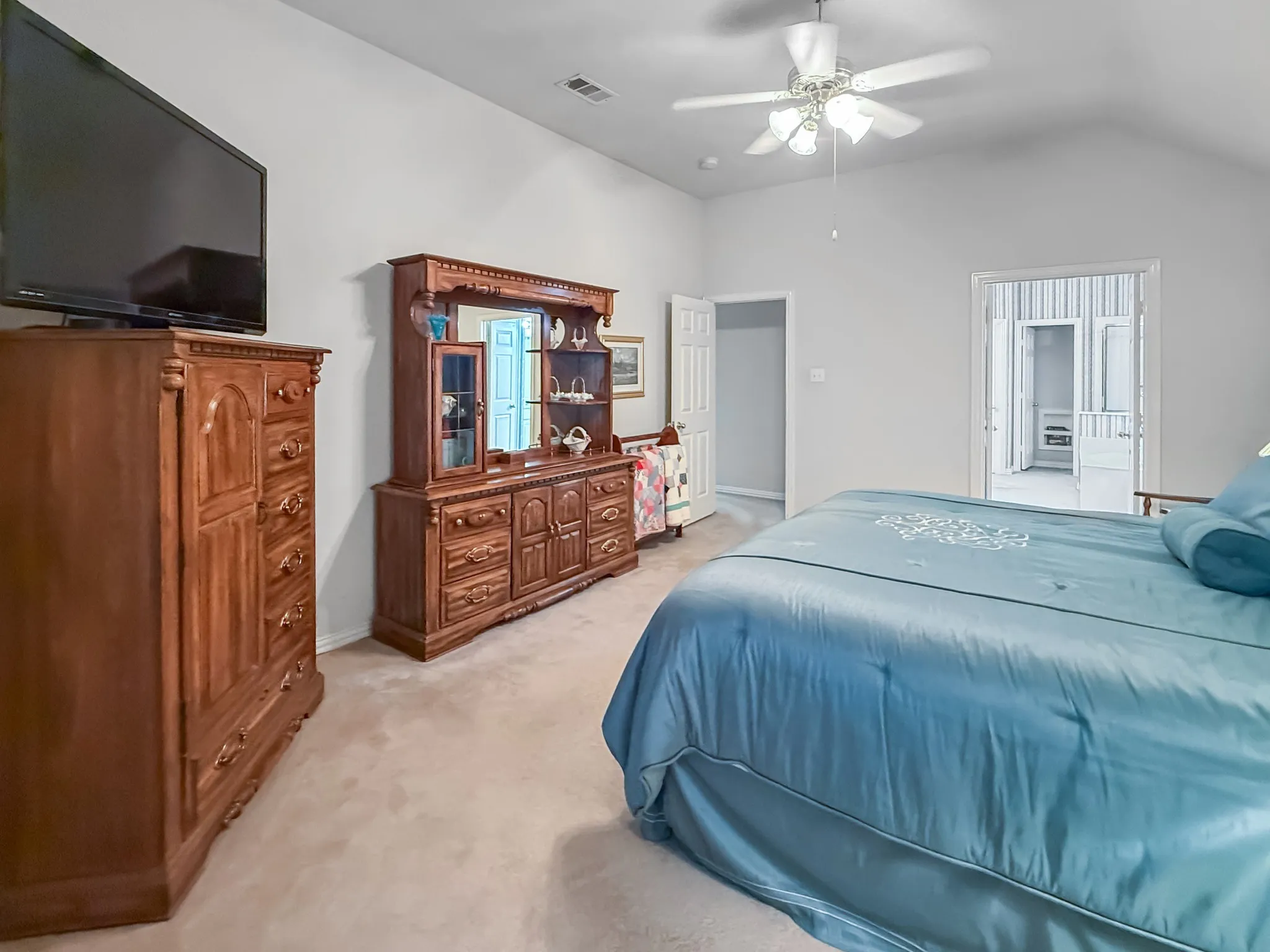 Single Family Residence For Sale in Dallas County , 2502 Dove Creek Drive, Rowlett, Texas 75088, 3 Bedroom, 3 Bathroom, 2 Garage spaces, 2,486 Sqft, built in 1999, mls#21419783, Real Estate Agent in Rowlett, Homes For Sale in Dallas county, Homes For Sale in Rowlett, Realtor in Rowlett Texas, Real Estate Brokerage Independent Realty Texas, Luminita Cordes Realtor