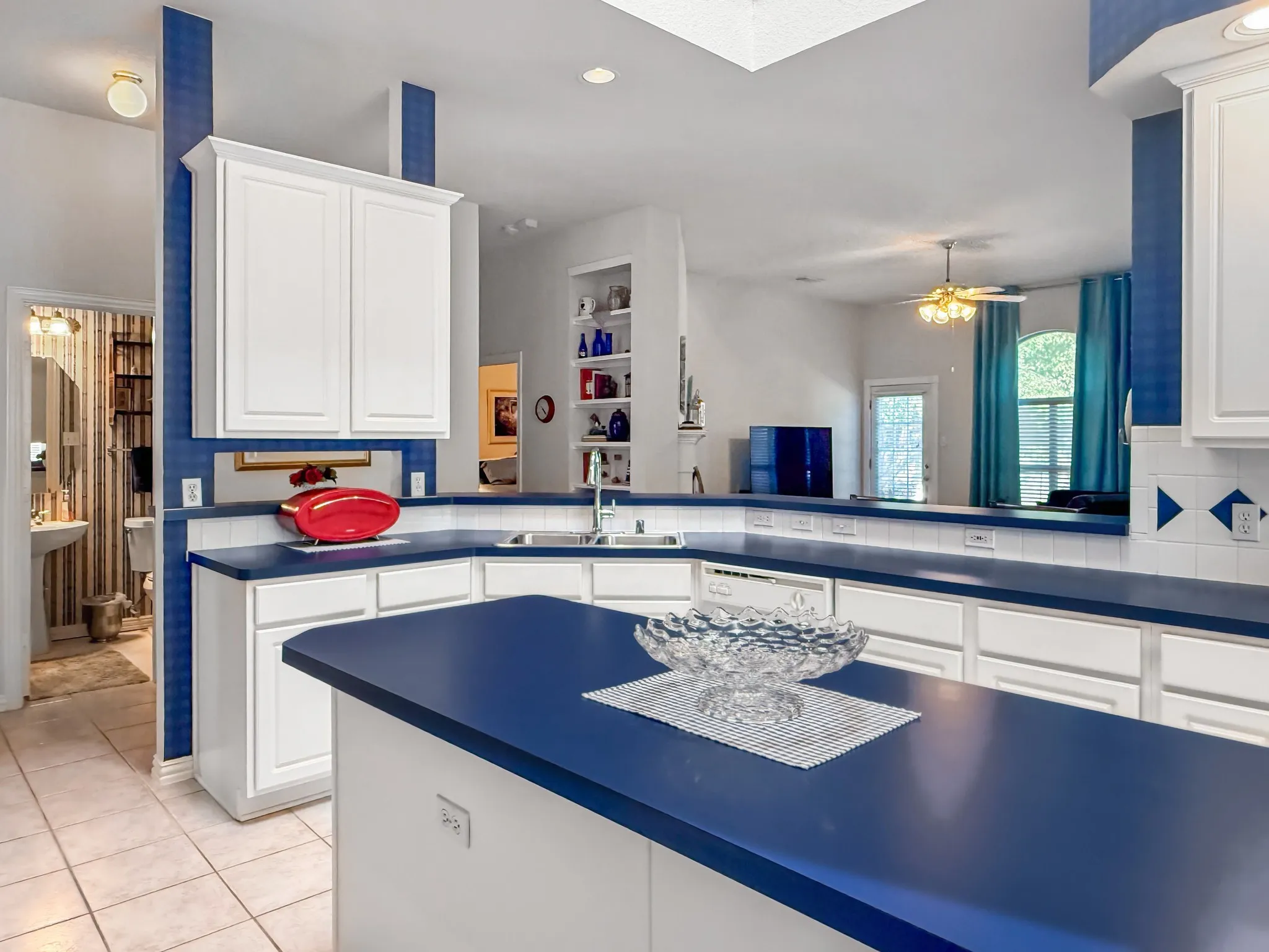 Single Family Residence For Sale in Dallas County , 2502 Dove Creek Drive, Rowlett, Texas 75088, 3 Bedroom, 3 Bathroom, 2 Garage spaces, 2,486 Sqft, built in 1999, mls#21419783, Real Estate Agent in Rowlett, Homes For Sale in Dallas county, Homes For Sale in Rowlett, Realtor in Rowlett Texas, Real Estate Brokerage Independent Realty Texas, Luminita Cordes Realtor