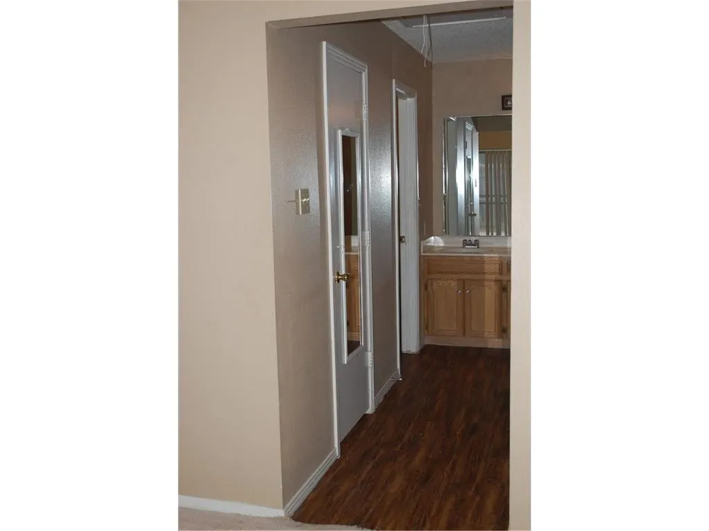 Duplex For Rent in Tarrant County , 1127 Rimcrest Drive, Arlington, Texas 76017, 3 Bedroom, 2 Bathroom, Garage spaces, 1,386 Sqft, built in 1986, mls#21419790, Real Estate Agent in Arlington, Homes For Rent in Tarrant county, Homes For Rent in Arlington, Realtor in Arlington Texas, Real Estate Brokerage Independent Realty Texas, Luminita Cordes Realtor