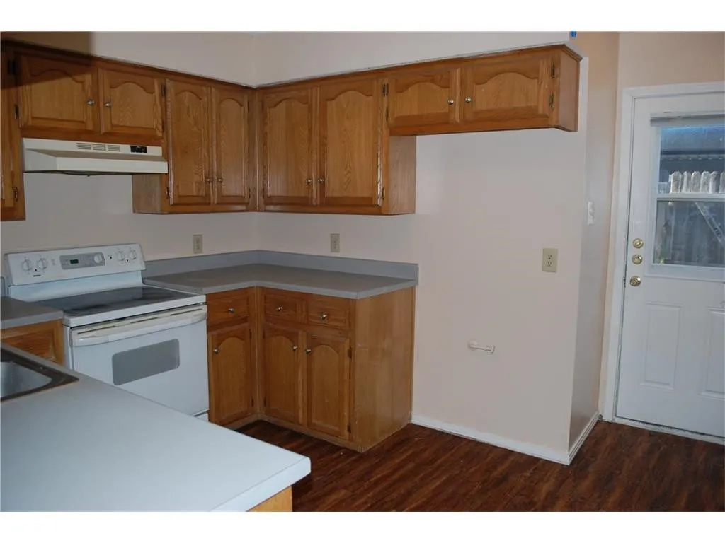 Duplex For Rent in Tarrant County , 1127 Rimcrest Drive, Arlington, Texas 76017, 3 Bedroom, 2 Bathroom, Garage spaces, 1,386 Sqft, built in 1986, mls#21419790, Real Estate Agent in Arlington, Homes For Rent in Tarrant county, Homes For Rent in Arlington, Realtor in Arlington Texas, Real Estate Brokerage Independent Realty Texas, Luminita Cordes Realtor