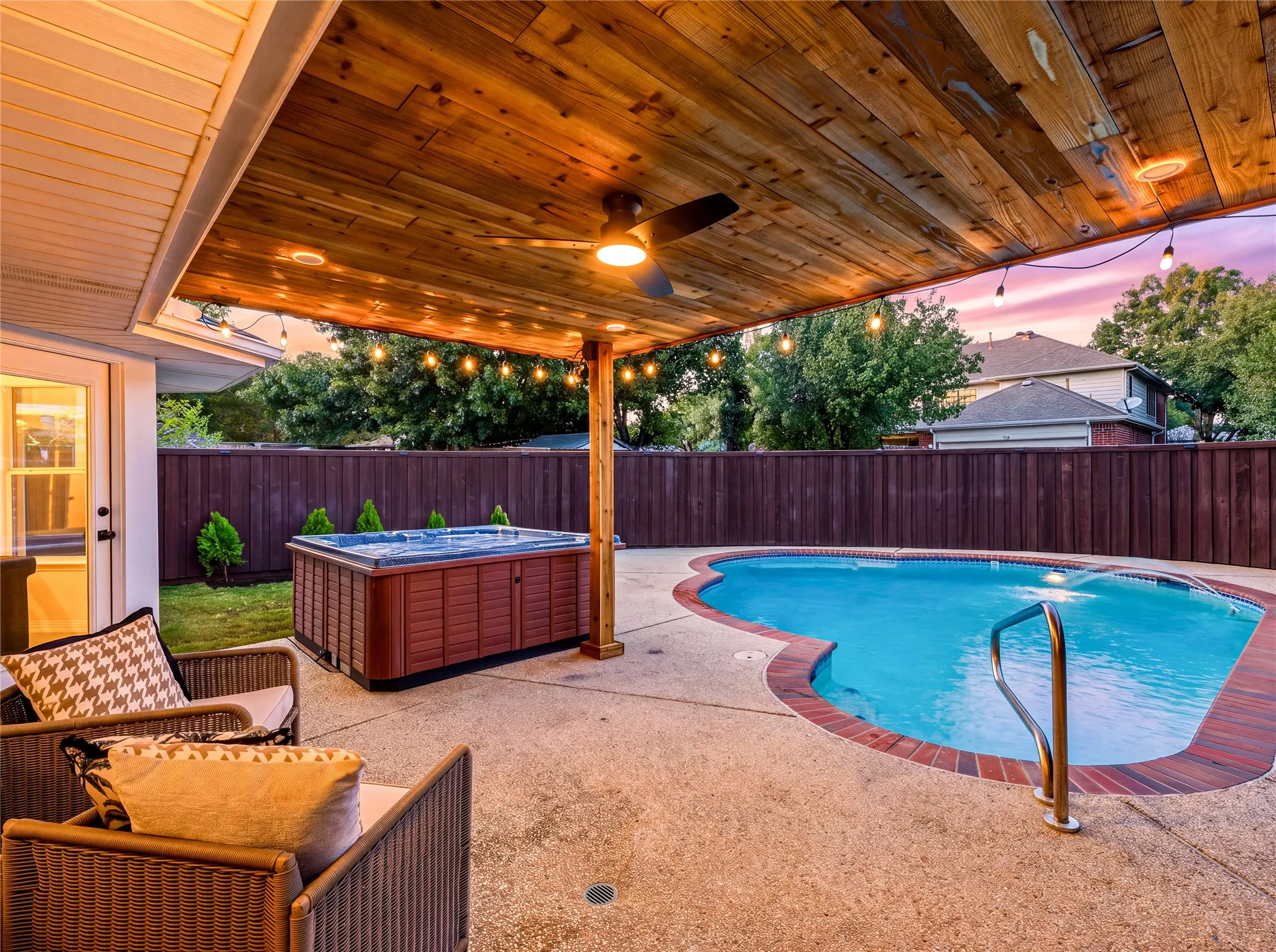 Single Family Residence For Sale in Collin County , 723 Hollow Ridge Drive, Allen, Texas 75002, 5 Bedroom, 4 Bathroom, 2 Garage spaces, 3,453 Sqft, built in 1993, mls#21415677, Real Estate Agent in Allen, Homes For Sale in Collin county, Homes For Sale in Allen, Realtor in Allen Texas, Real Estate Brokerage Independent Realty Texas, Luminita Cordes Realtor