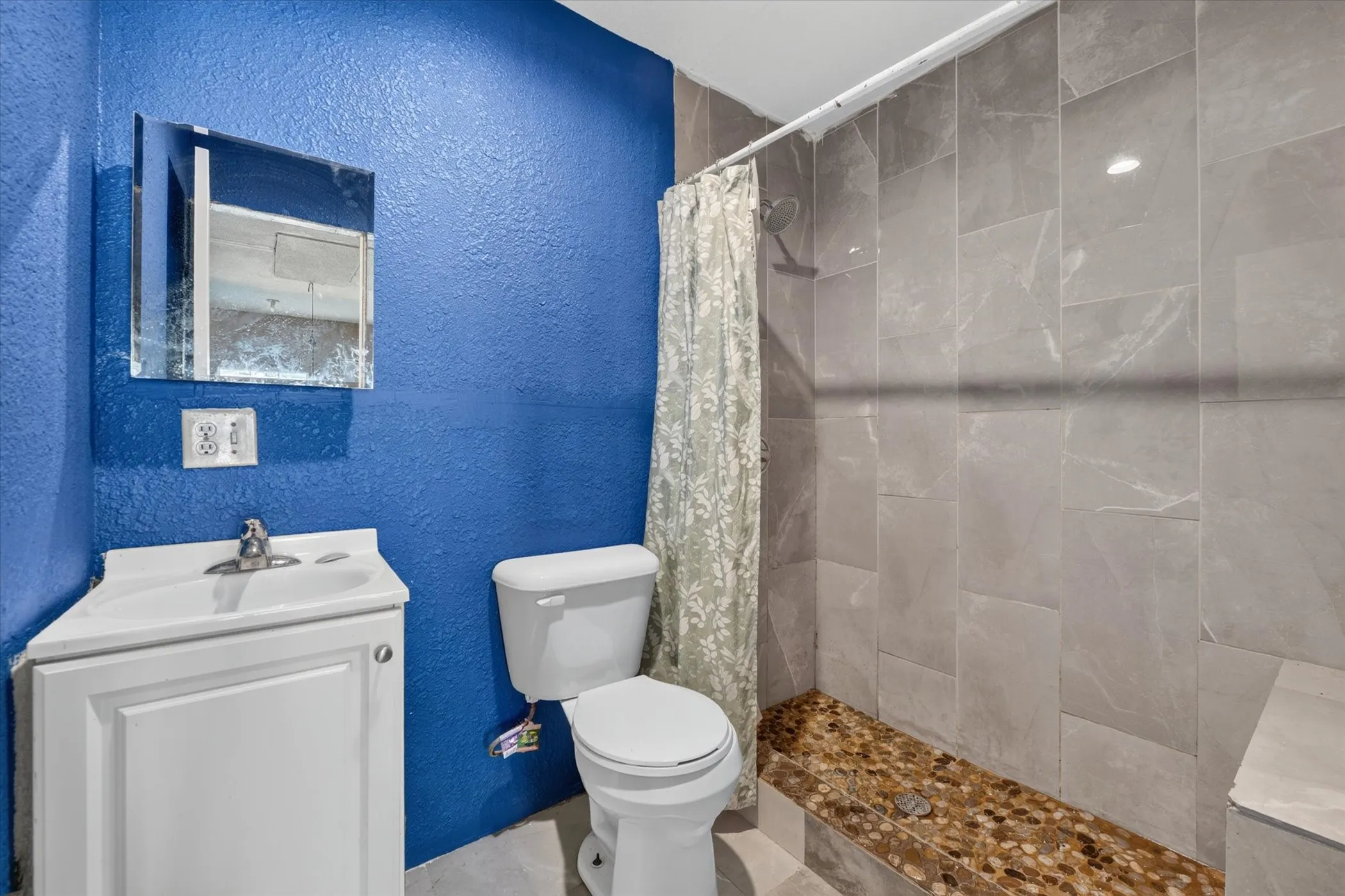 Single Family Residence For Sale in Tarrant County , 1302 Shelmar Drive, Arlington, Texas 76014, 4 Bedroom, 3 Bathroom, Garage spaces, 1,394 Sqft, built in 1967, mls#21419722, Real Estate Agent in Arlington, Homes For Sale in Tarrant county, Homes For Sale in Arlington, Realtor in Arlington Texas, Real Estate Brokerage Independent Realty Texas, Luminita Cordes Realtor
