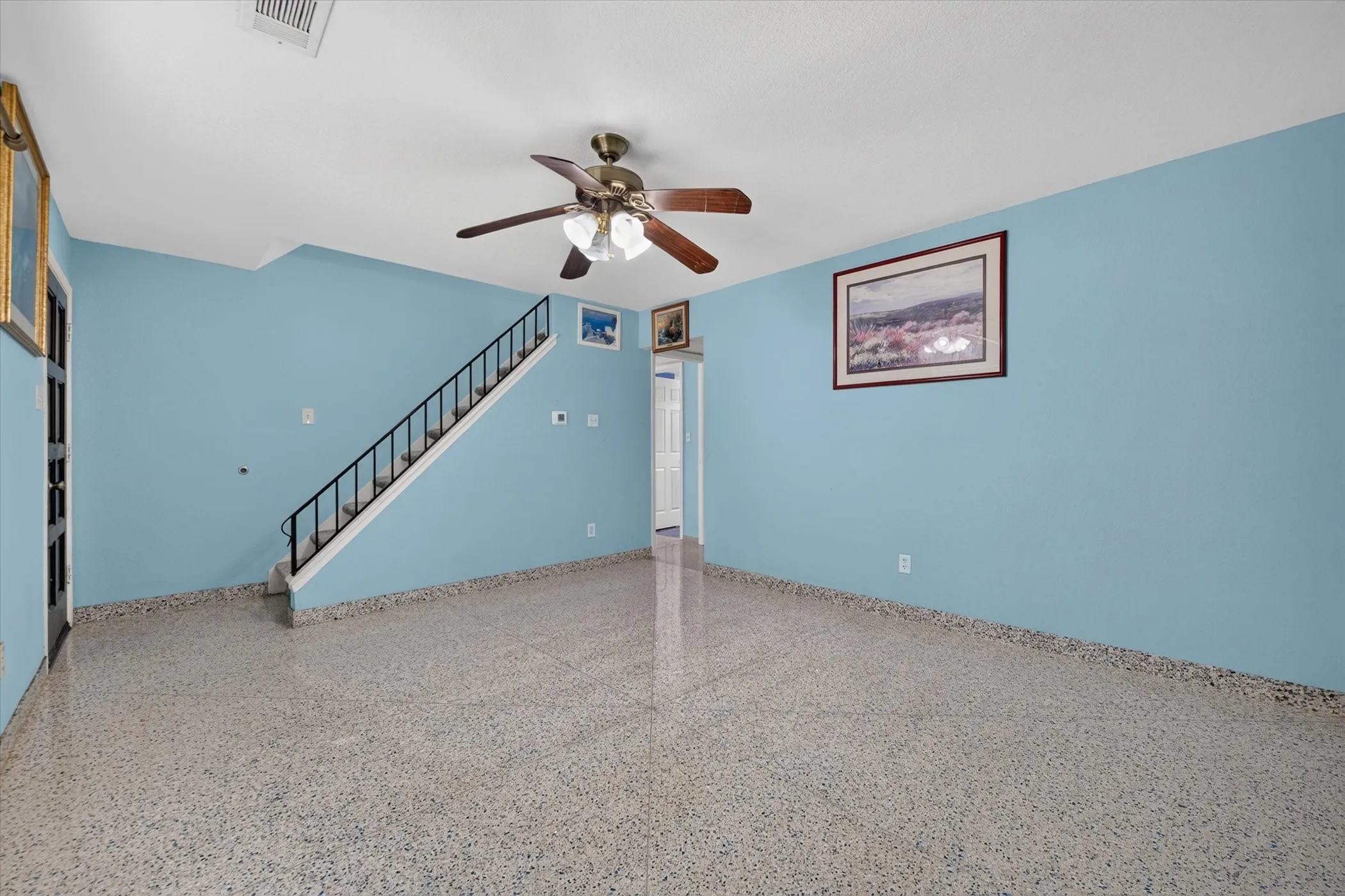 Single Family Residence For Sale in Tarrant County , 1302 Shelmar Drive, Arlington, Texas 76014, 4 Bedroom, 3 Bathroom, Garage spaces, 1,394 Sqft, built in 1967, mls#21419722, Real Estate Agent in Arlington, Homes For Sale in Tarrant county, Homes For Sale in Arlington, Realtor in Arlington Texas, Real Estate Brokerage Independent Realty Texas, Luminita Cordes Realtor