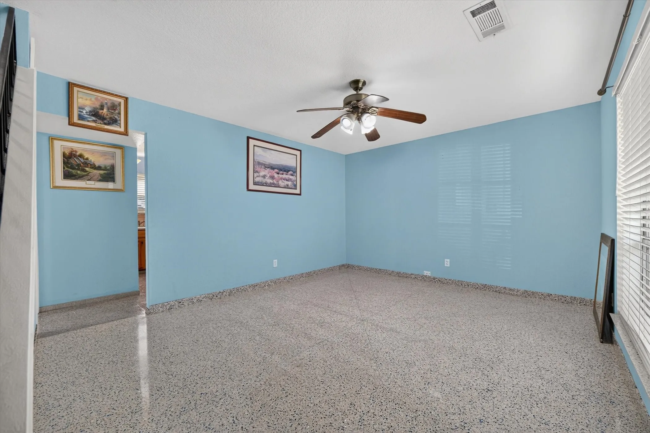 Single Family Residence For Sale in Tarrant County , 1302 Shelmar Drive, Arlington, Texas 76014, 4 Bedroom, 3 Bathroom, Garage spaces, 1,394 Sqft, built in 1967, mls#21419722, Real Estate Agent in Arlington, Homes For Sale in Tarrant county, Homes For Sale in Arlington, Realtor in Arlington Texas, Real Estate Brokerage Independent Realty Texas, Luminita Cordes Realtor