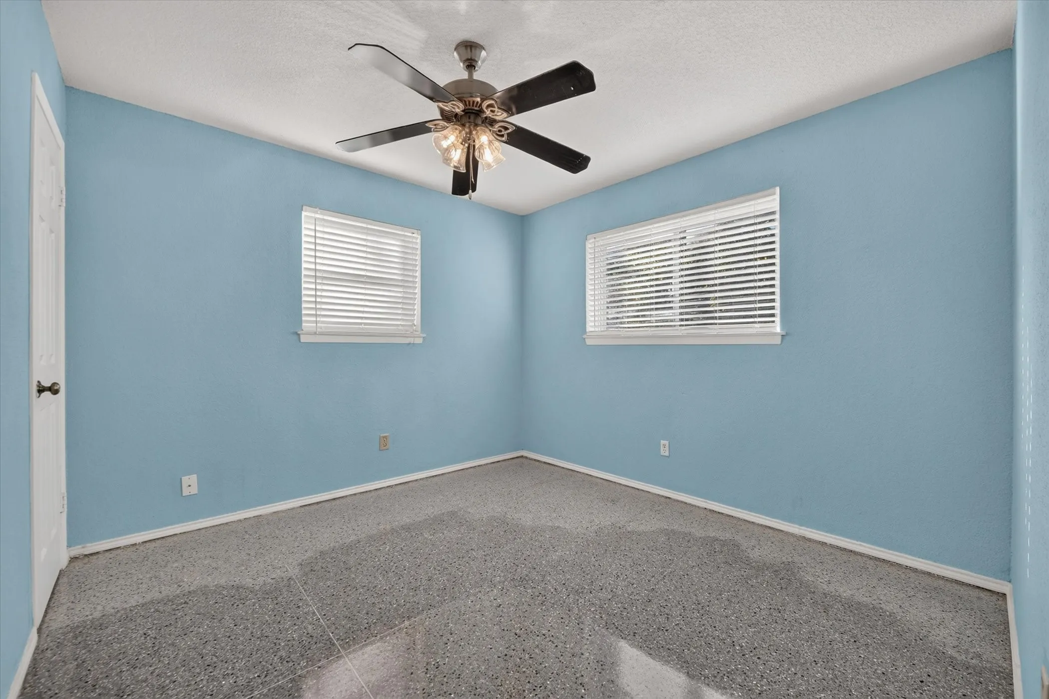 Single Family Residence For Sale in Tarrant County , 1302 Shelmar Drive, Arlington, Texas 76014, 4 Bedroom, 3 Bathroom, Garage spaces, 1,394 Sqft, built in 1967, mls#21419722, Real Estate Agent in Arlington, Homes For Sale in Tarrant county, Homes For Sale in Arlington, Realtor in Arlington Texas, Real Estate Brokerage Independent Realty Texas, Luminita Cordes Realtor
