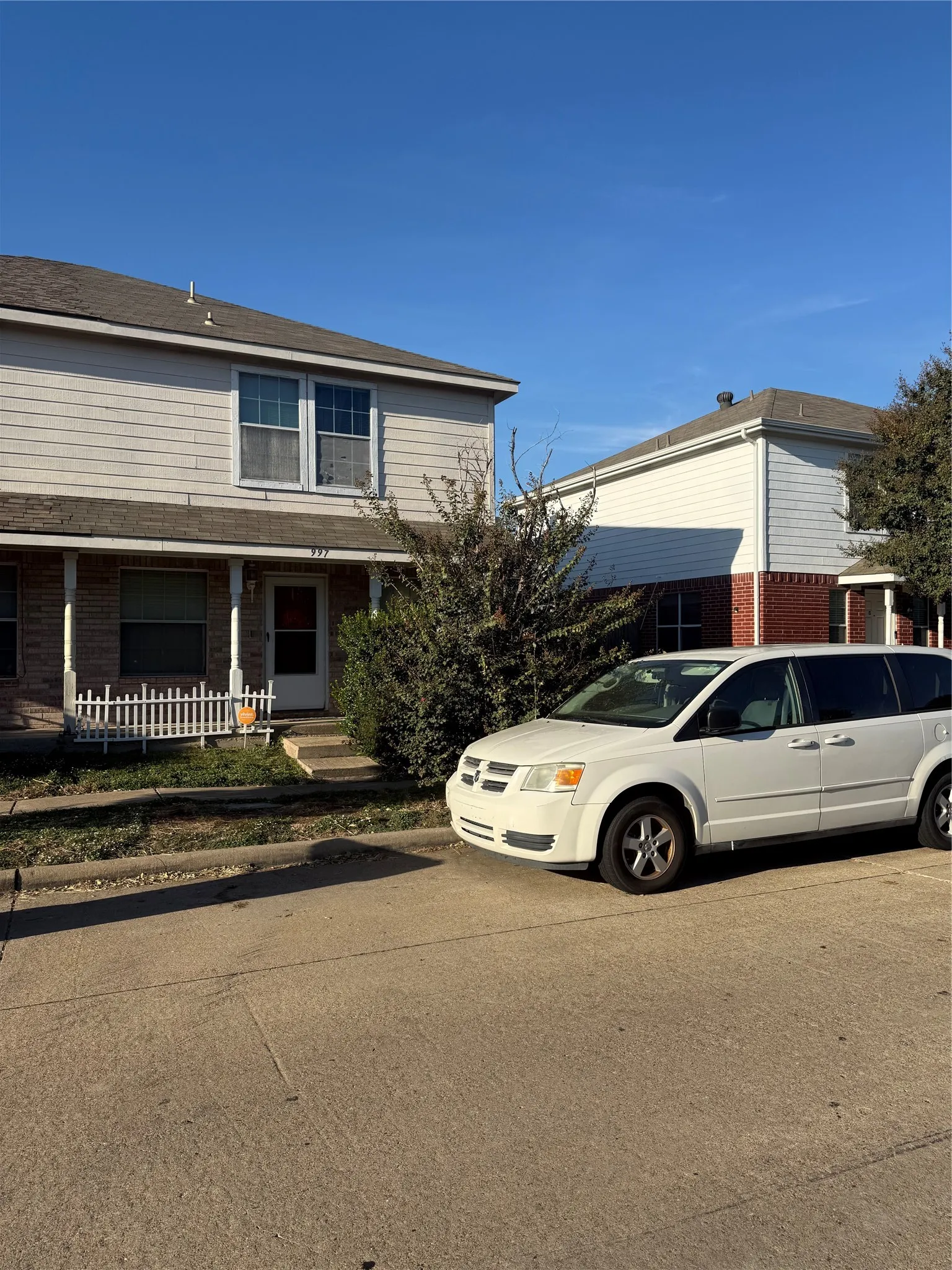 Single Family Residence For Sale in Tarrant County , 997 Tennessee Trail, Arlington, Texas 76017, 3 Bedroom, 3 Bathroom, 1 Garage spaces, 1,485 Sqft, built in 2002, mls#21419824, Real Estate Agent in Arlington, Homes For Sale in Tarrant county, Homes For Sale in Arlington, Realtor in Arlington Texas, Real Estate Brokerage Independent Realty Texas, Luminita Cordes Realtor