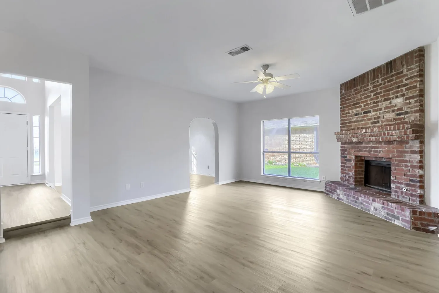 Single Family Residence For Sale in Denton County , 1313 Blue Jay Drive, Lewisville, Texas 75077, 1 Bedroom, 3 Bathroom, 2 Garage spaces, 2,349 Sqft, built in 1991, mls#21419781, Real Estate Agent in Lewisville, Homes For Sale in Denton county, Homes For Sale in Lewisville, Realtor in Lewisville Texas, Real Estate Brokerage Independent Realty Texas, Luminita Cordes Realtor