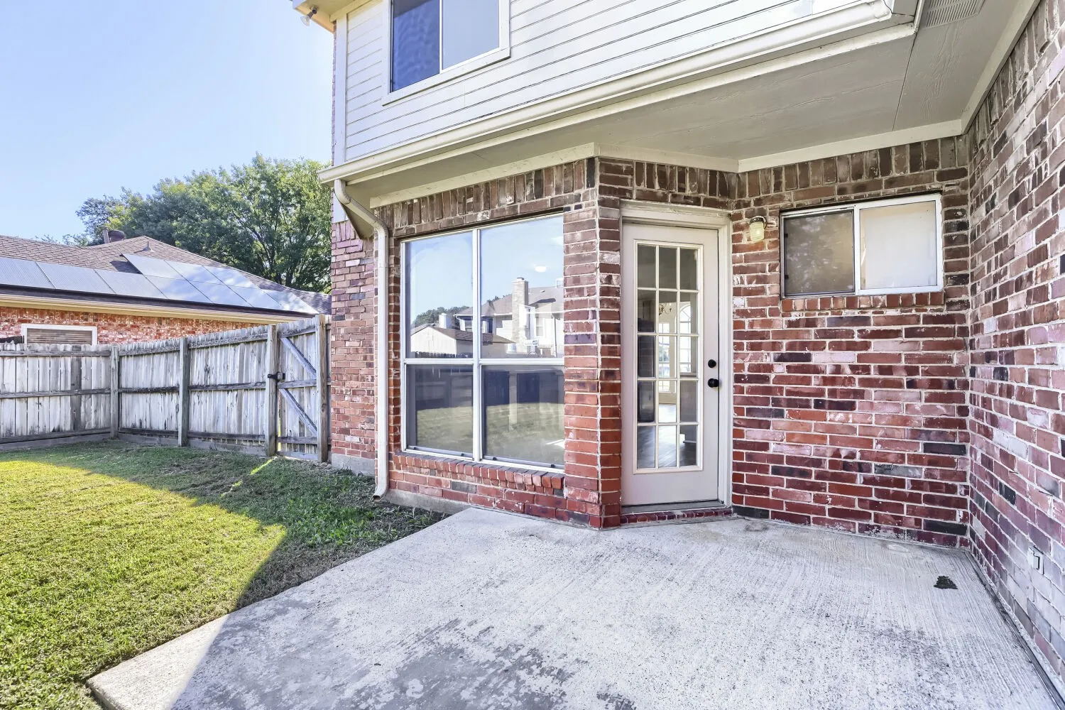Single Family Residence For Sale in Denton County , 1313 Blue Jay Drive, Lewisville, Texas 75077, 1 Bedroom, 3 Bathroom, 2 Garage spaces, 2,349 Sqft, built in 1991, mls#21419781, Real Estate Agent in Lewisville, Homes For Sale in Denton county, Homes For Sale in Lewisville, Realtor in Lewisville Texas, Real Estate Brokerage Independent Realty Texas, Luminita Cordes Realtor