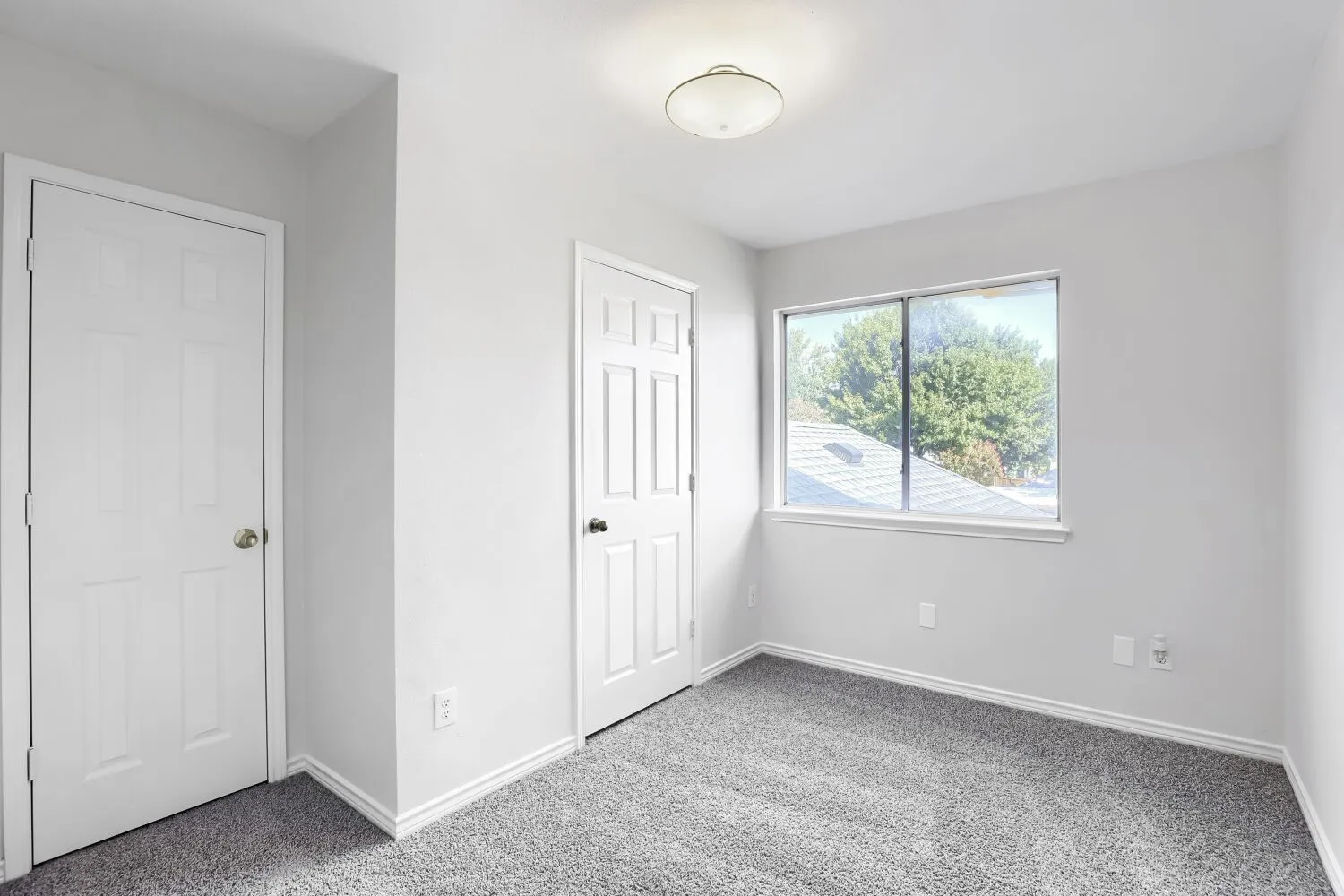 Single Family Residence For Sale in Denton County , 1313 Blue Jay Drive, Lewisville, Texas 75077, 1 Bedroom, 3 Bathroom, 2 Garage spaces, 2,349 Sqft, built in 1991, mls#21419781, Real Estate Agent in Lewisville, Homes For Sale in Denton county, Homes For Sale in Lewisville, Realtor in Lewisville Texas, Real Estate Brokerage Independent Realty Texas, Luminita Cordes Realtor