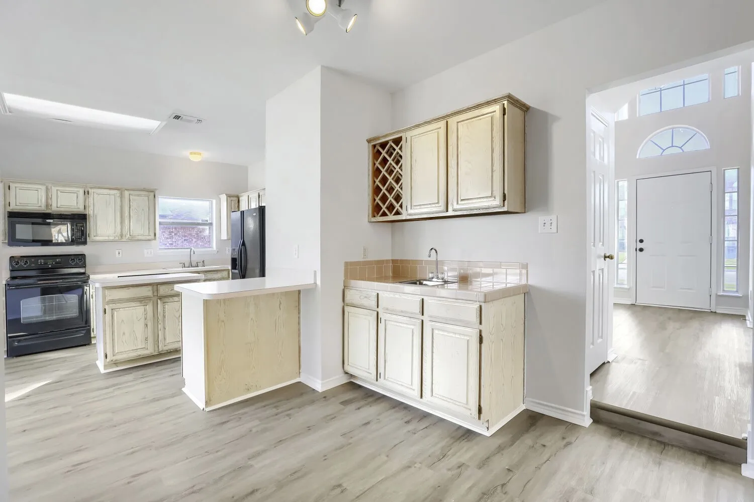Single Family Residence For Sale in Denton County , 1313 Blue Jay Drive, Lewisville, Texas 75077, 1 Bedroom, 3 Bathroom, 2 Garage spaces, 2,349 Sqft, built in 1991, mls#21419781, Real Estate Agent in Lewisville, Homes For Sale in Denton county, Homes For Sale in Lewisville, Realtor in Lewisville Texas, Real Estate Brokerage Independent Realty Texas, Luminita Cordes Realtor