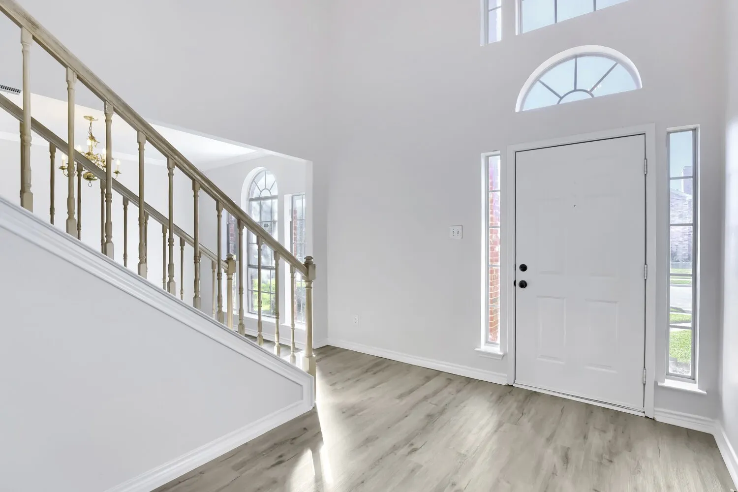 Single Family Residence For Sale in Denton County , 1313 Blue Jay Drive, Lewisville, Texas 75077, 1 Bedroom, 3 Bathroom, 2 Garage spaces, 2,349 Sqft, built in 1991, mls#21419781, Real Estate Agent in Lewisville, Homes For Sale in Denton county, Homes For Sale in Lewisville, Realtor in Lewisville Texas, Real Estate Brokerage Independent Realty Texas, Luminita Cordes Realtor