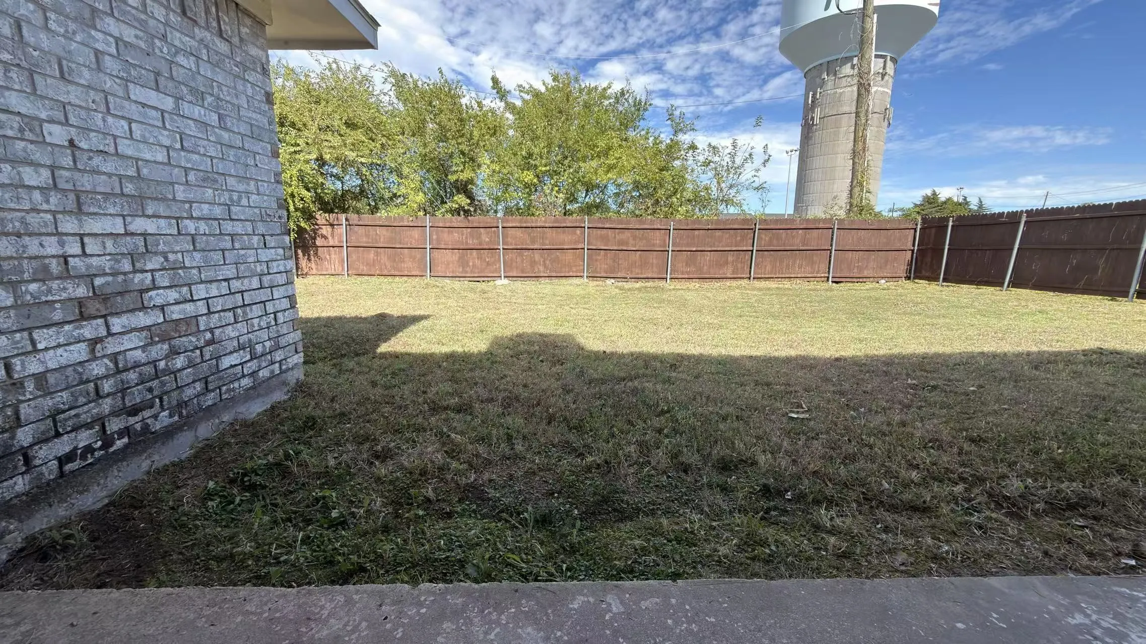 Single Family Residence For Rent in Dallas County , 7213 Colgate Lane, Rowlett, Texas 75088, 3 Bedroom, 2 Bathroom, 2 Garage spaces, 1,364 Sqft, built in 1985, mls#21419834, Real Estate Agent in Rowlett, Homes For Rent in Dallas county, Homes For Rent in Rowlett, Realtor in Rowlett Texas, Real Estate Brokerage Independent Realty Texas, Luminita Cordes Realtor