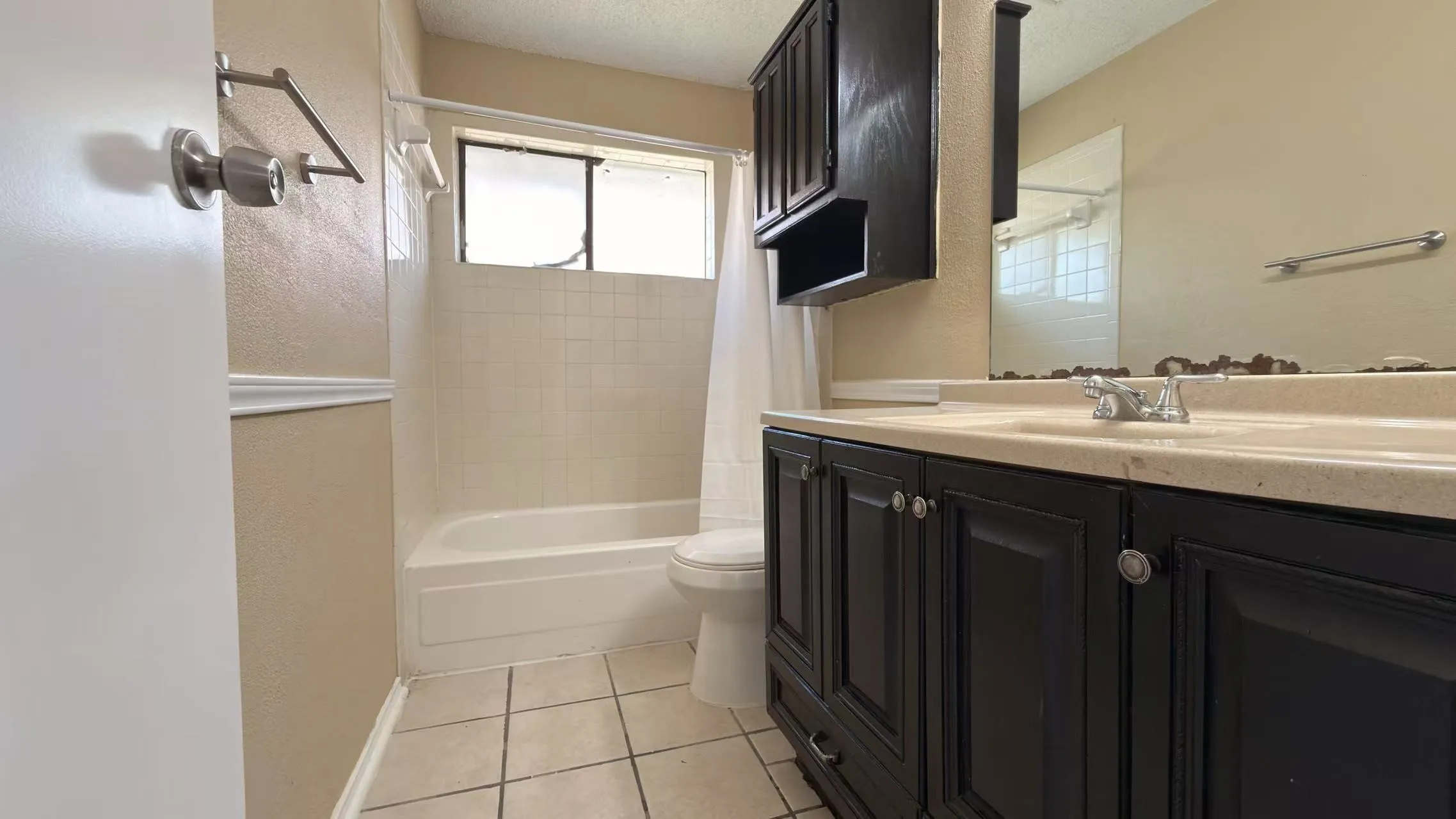 Single Family Residence For Rent in Dallas County , 7213 Colgate Lane, Rowlett, Texas 75088, 3 Bedroom, 2 Bathroom, 2 Garage spaces, 1,364 Sqft, built in 1985, mls#21419834, Real Estate Agent in Rowlett, Homes For Rent in Dallas county, Homes For Rent in Rowlett, Realtor in Rowlett Texas, Real Estate Brokerage Independent Realty Texas, Luminita Cordes Realtor