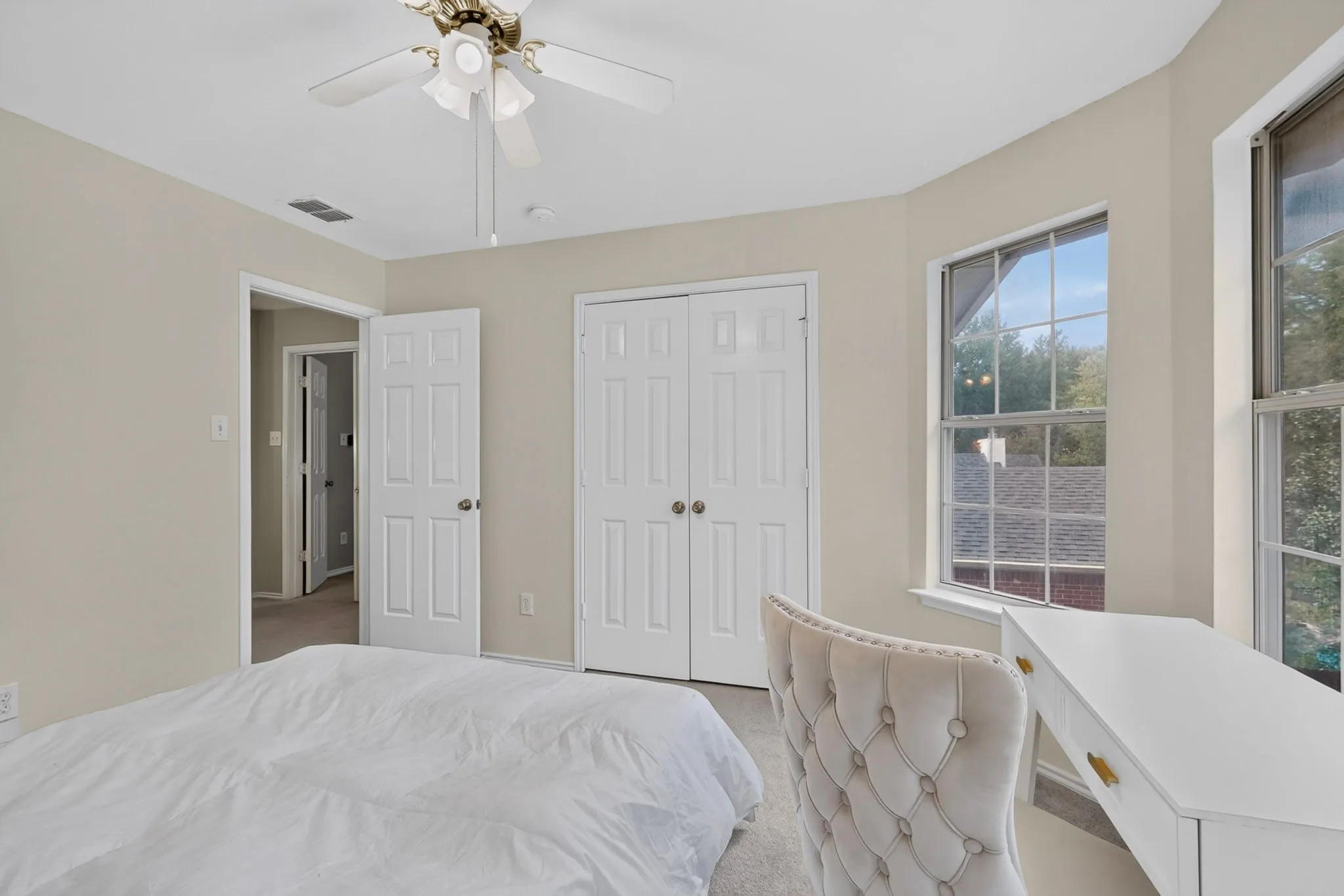 Single Family Residence For Sale in Denton County , 2109 Wentworth Drive, Flower Mound, Texas 75028, 3 Bedroom, 3 Bathroom, 2 Garage spaces, 2,167 Sqft, built in 1993, mls#21419842, Real Estate Agent in Flower Mound, Homes For Sale in Denton county, Homes For Sale in Flower Mound, Realtor in Flower Mound Texas, Real Estate Brokerage Independent Realty Texas, Luminita Cordes Realtor