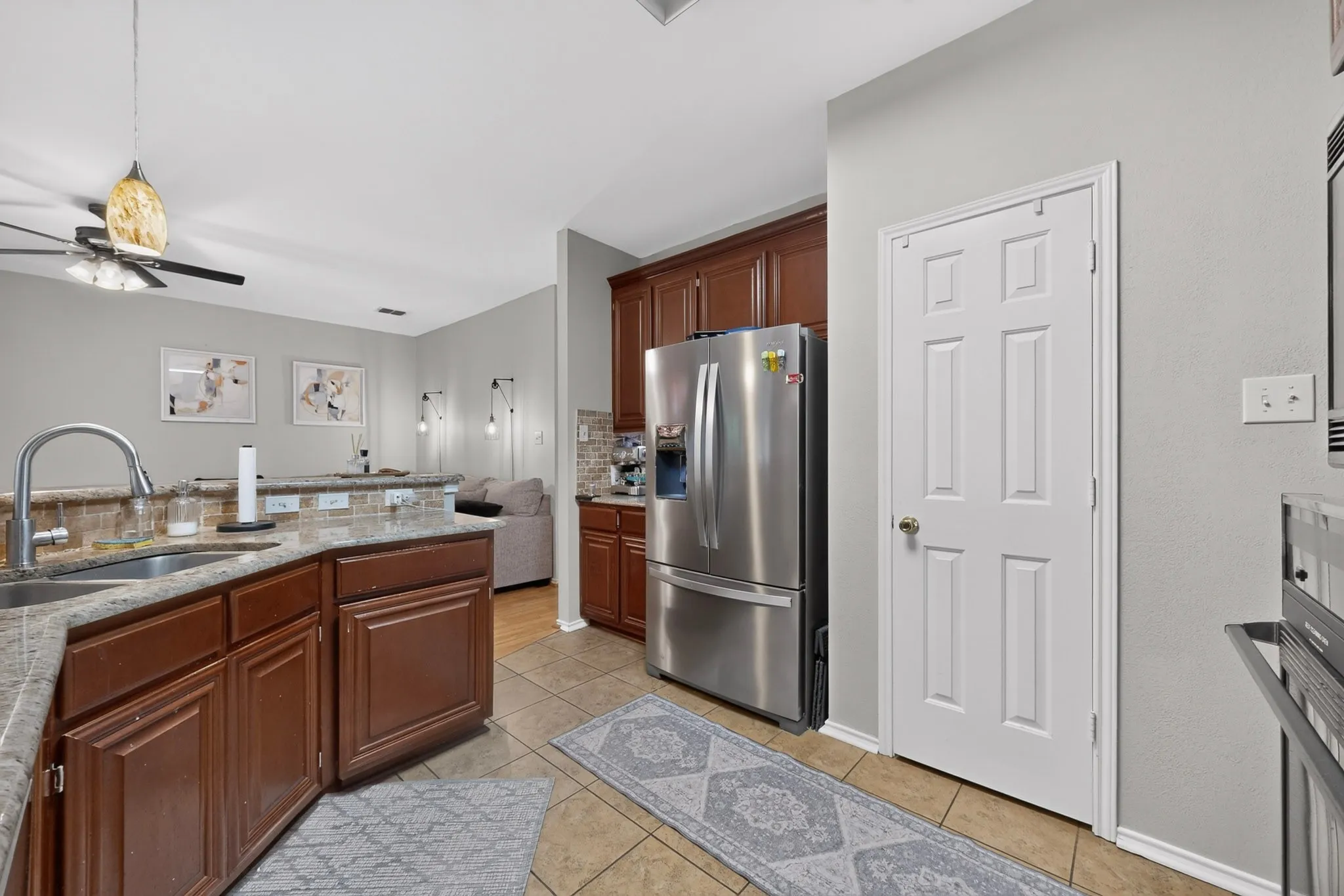Single Family Residence For Sale in Denton County , 2109 Wentworth Drive, Flower Mound, Texas 75028, 3 Bedroom, 3 Bathroom, 2 Garage spaces, 2,167 Sqft, built in 1993, mls#21419842, Real Estate Agent in Flower Mound, Homes For Sale in Denton county, Homes For Sale in Flower Mound, Realtor in Flower Mound Texas, Real Estate Brokerage Independent Realty Texas, Luminita Cordes Realtor