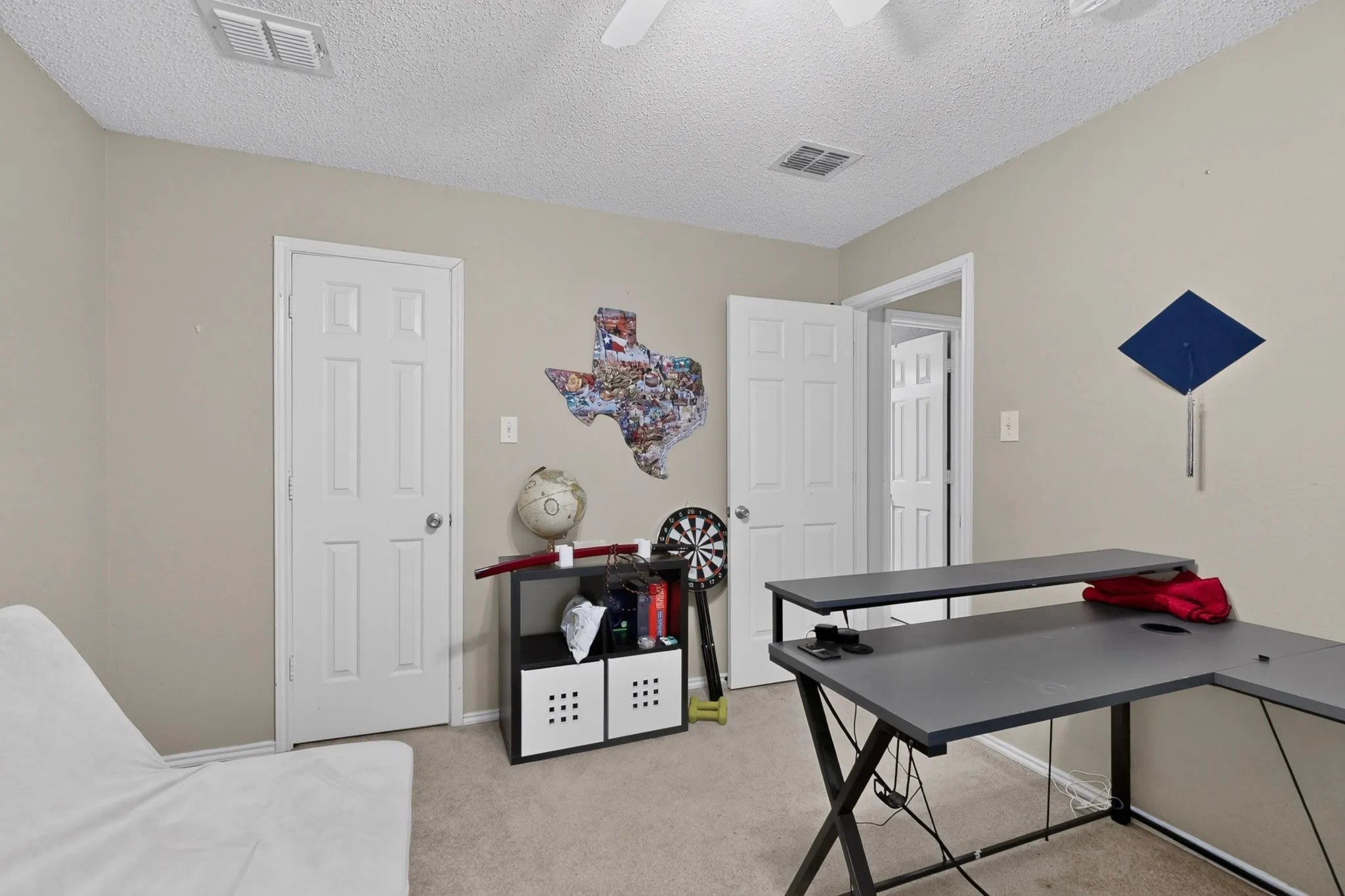Single Family Residence For Sale in Denton County , 2109 Wentworth Drive, Flower Mound, Texas 75028, 3 Bedroom, 3 Bathroom, 2 Garage spaces, 2,167 Sqft, built in 1993, mls#21419842, Real Estate Agent in Flower Mound, Homes For Sale in Denton county, Homes For Sale in Flower Mound, Realtor in Flower Mound Texas, Real Estate Brokerage Independent Realty Texas, Luminita Cordes Realtor