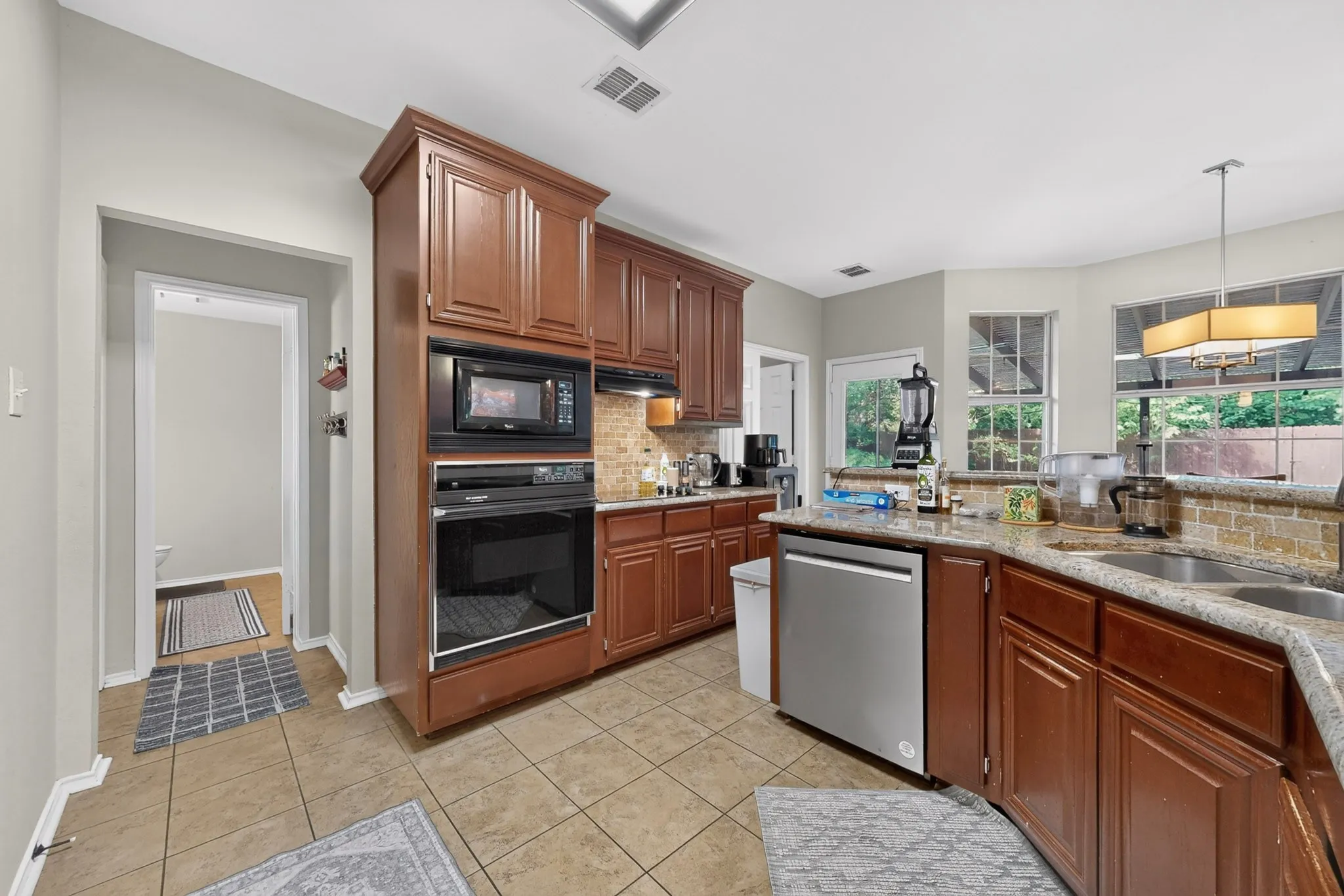 Single Family Residence For Sale in Denton County , 2109 Wentworth Drive, Flower Mound, Texas 75028, 3 Bedroom, 3 Bathroom, 2 Garage spaces, 2,167 Sqft, built in 1993, mls#21419842, Real Estate Agent in Flower Mound, Homes For Sale in Denton county, Homes For Sale in Flower Mound, Realtor in Flower Mound Texas, Real Estate Brokerage Independent Realty Texas, Luminita Cordes Realtor