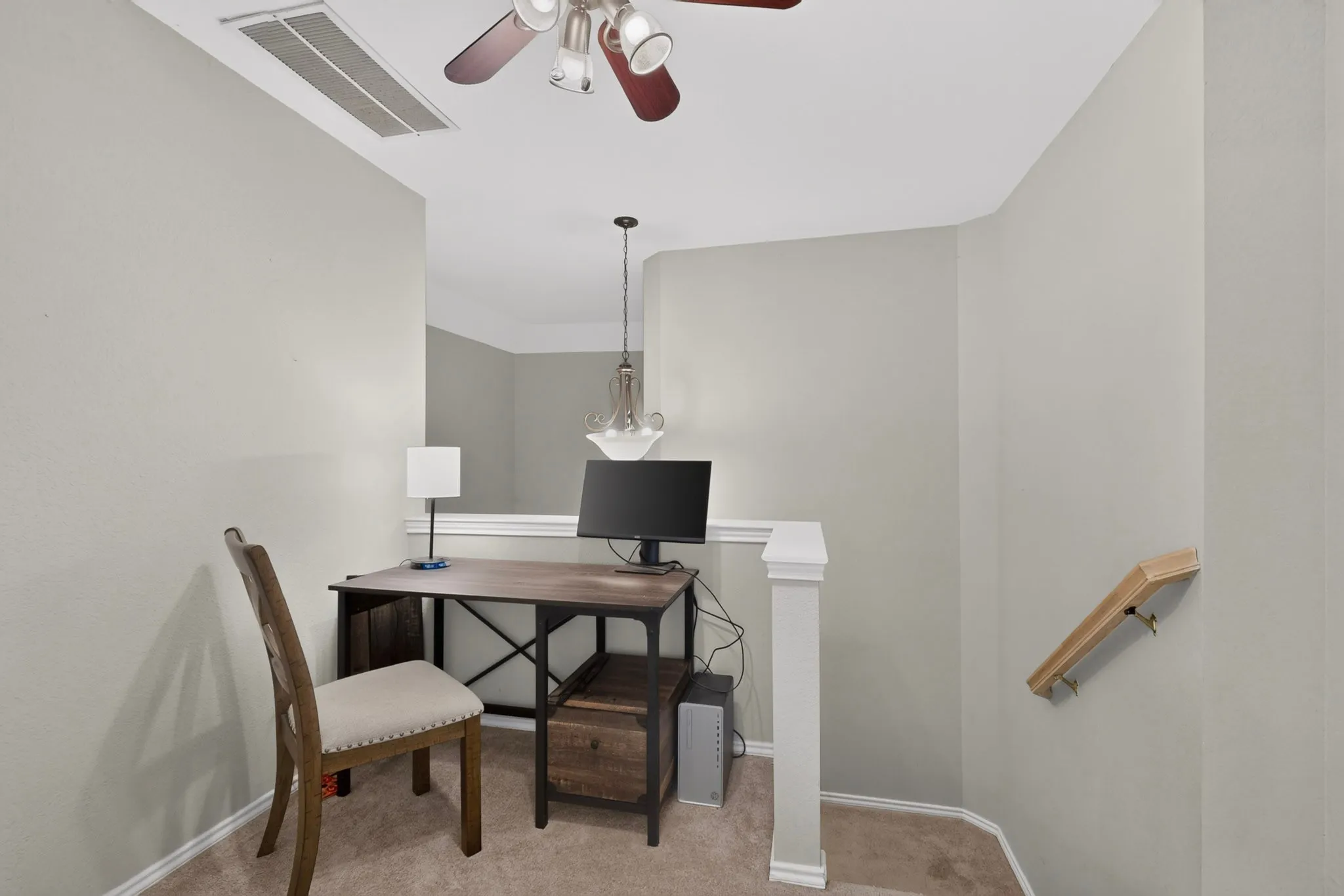 Single Family Residence For Sale in Denton County , 2109 Wentworth Drive, Flower Mound, Texas 75028, 3 Bedroom, 3 Bathroom, 2 Garage spaces, 2,167 Sqft, built in 1993, mls#21419842, Real Estate Agent in Flower Mound, Homes For Sale in Denton county, Homes For Sale in Flower Mound, Realtor in Flower Mound Texas, Real Estate Brokerage Independent Realty Texas, Luminita Cordes Realtor