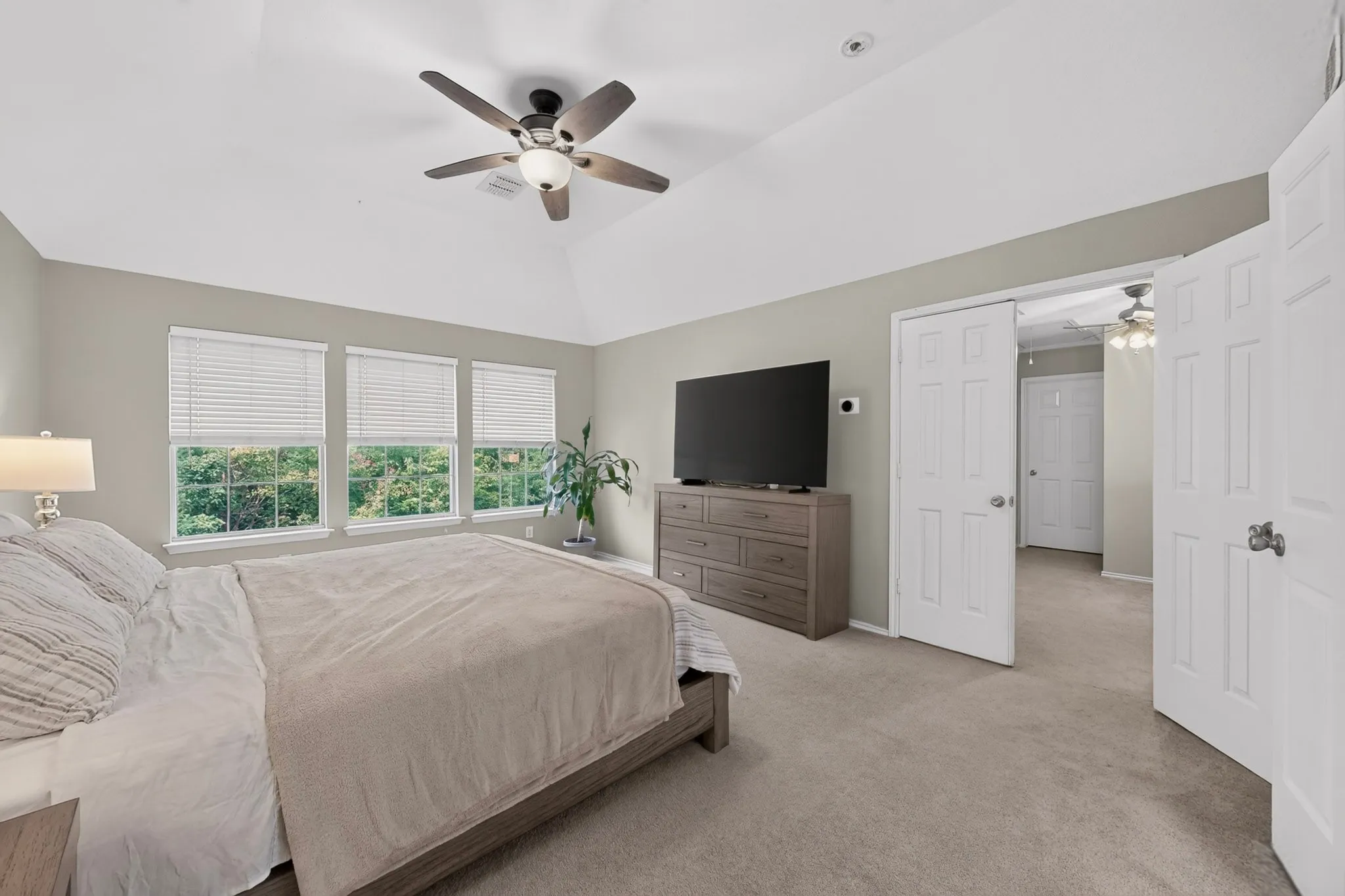 Single Family Residence For Sale in Denton County , 2109 Wentworth Drive, Flower Mound, Texas 75028, 3 Bedroom, 3 Bathroom, 2 Garage spaces, 2,167 Sqft, built in 1993, mls#21419842, Real Estate Agent in Flower Mound, Homes For Sale in Denton county, Homes For Sale in Flower Mound, Realtor in Flower Mound Texas, Real Estate Brokerage Independent Realty Texas, Luminita Cordes Realtor