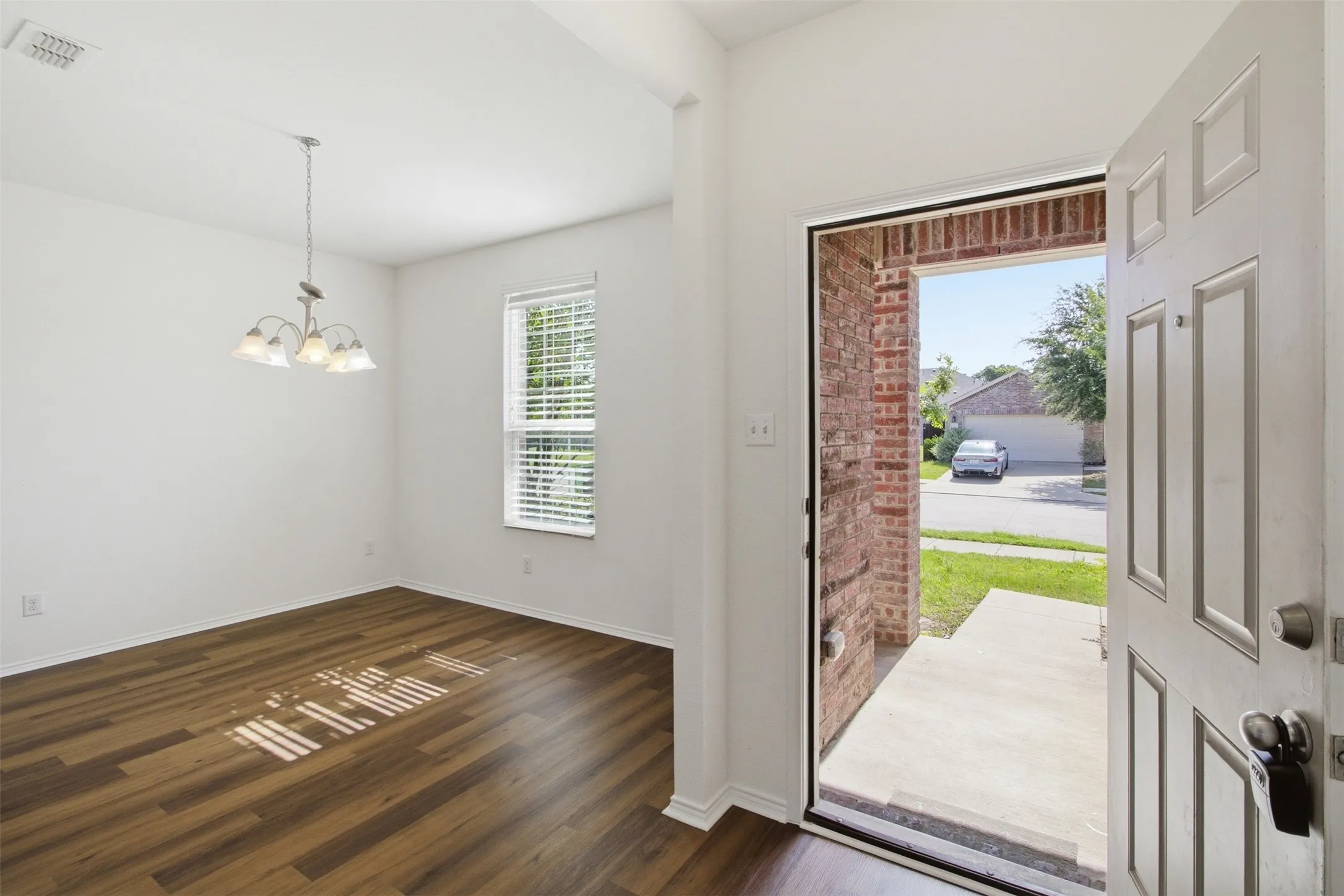 Single Family Residence For Rent in Denton County , 1716 Gayla Creek Drive, Little Elm, Texas 75068, 4 Bedroom, 3 Bathroom, 2 Garage spaces, 2,477 Sqft, built in 2014, mls#21418705, Real Estate Agent in Little Elm, Homes For Rent in Denton county, Homes For Rent in Little Elm, Realtor in Little Elm Texas, Real Estate Brokerage Independent Realty Texas, Luminita Cordes Realtor