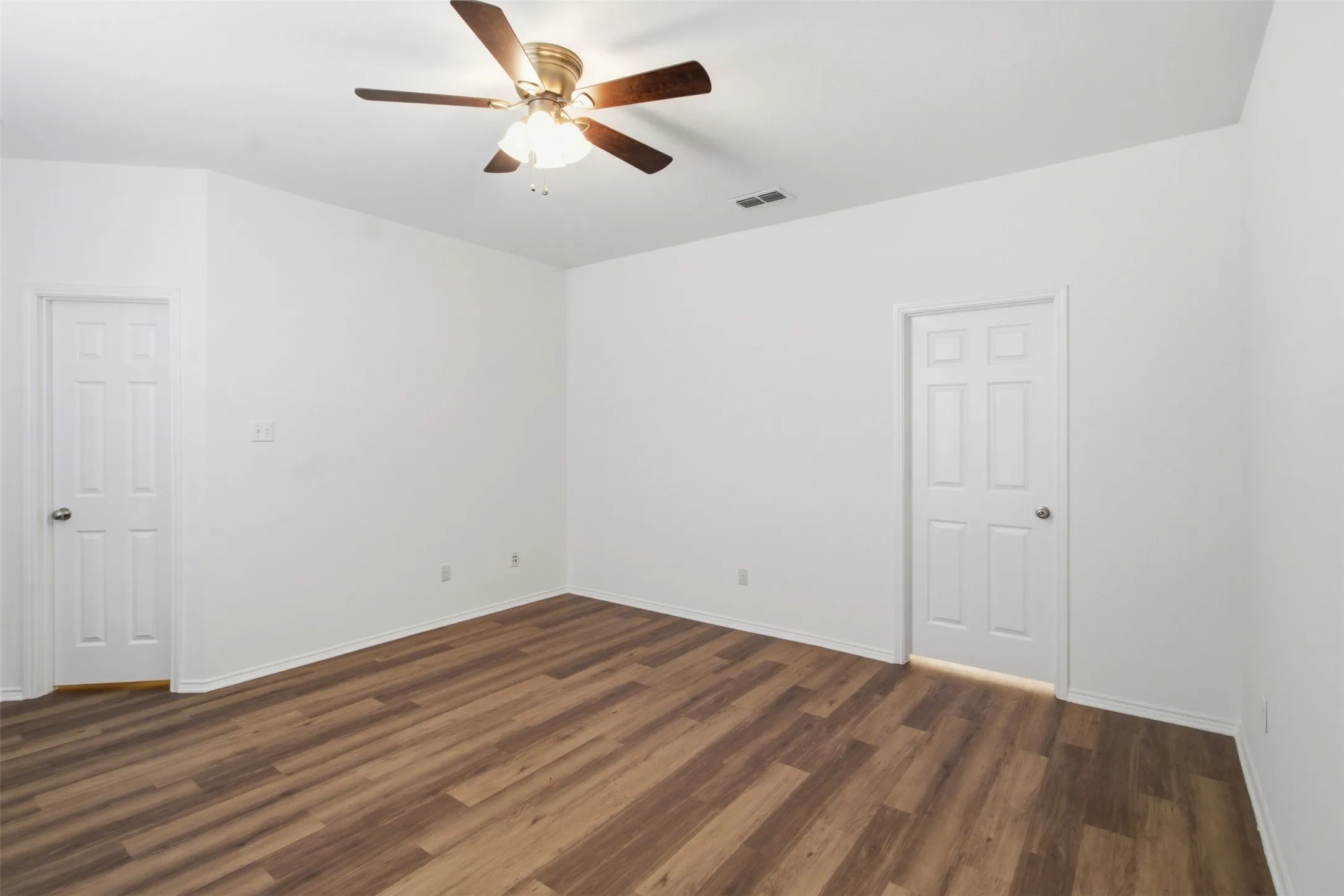 Single Family Residence For Rent in Denton County , 1716 Gayla Creek Drive, Little Elm, Texas 75068, 4 Bedroom, 3 Bathroom, 2 Garage spaces, 2,477 Sqft, built in 2014, mls#21418705, Real Estate Agent in Little Elm, Homes For Rent in Denton county, Homes For Rent in Little Elm, Realtor in Little Elm Texas, Real Estate Brokerage Independent Realty Texas, Luminita Cordes Realtor