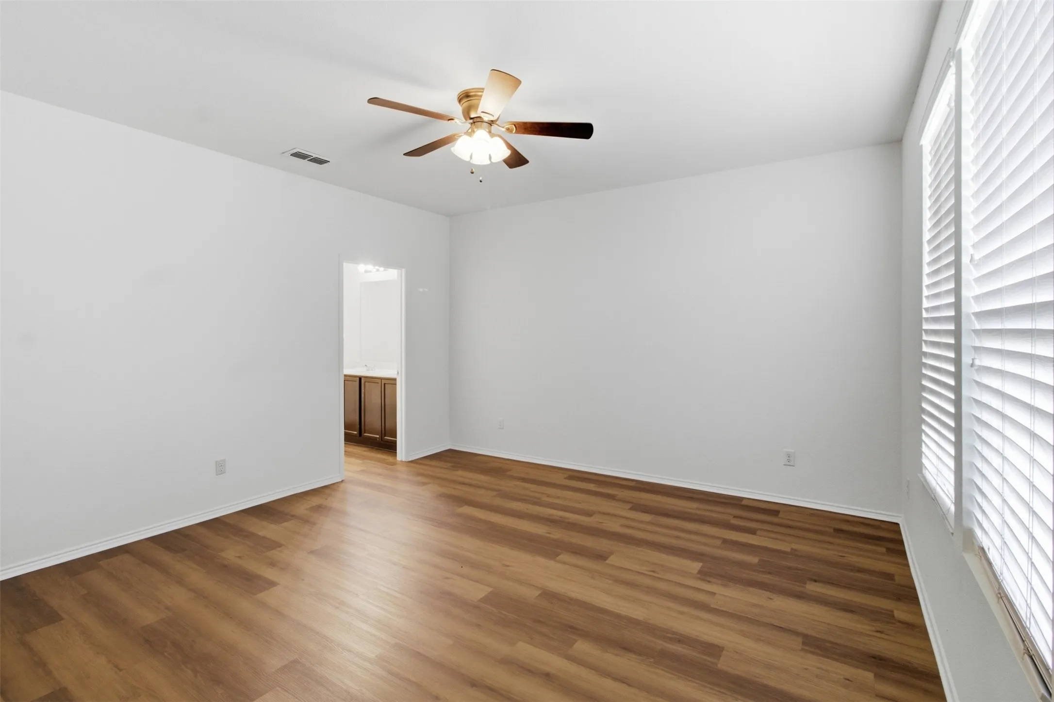 Single Family Residence For Rent in Denton County , 1716 Gayla Creek Drive, Little Elm, Texas 75068, 4 Bedroom, 3 Bathroom, 2 Garage spaces, 2,477 Sqft, built in 2014, mls#21418705, Real Estate Agent in Little Elm, Homes For Rent in Denton county, Homes For Rent in Little Elm, Realtor in Little Elm Texas, Real Estate Brokerage Independent Realty Texas, Luminita Cordes Realtor