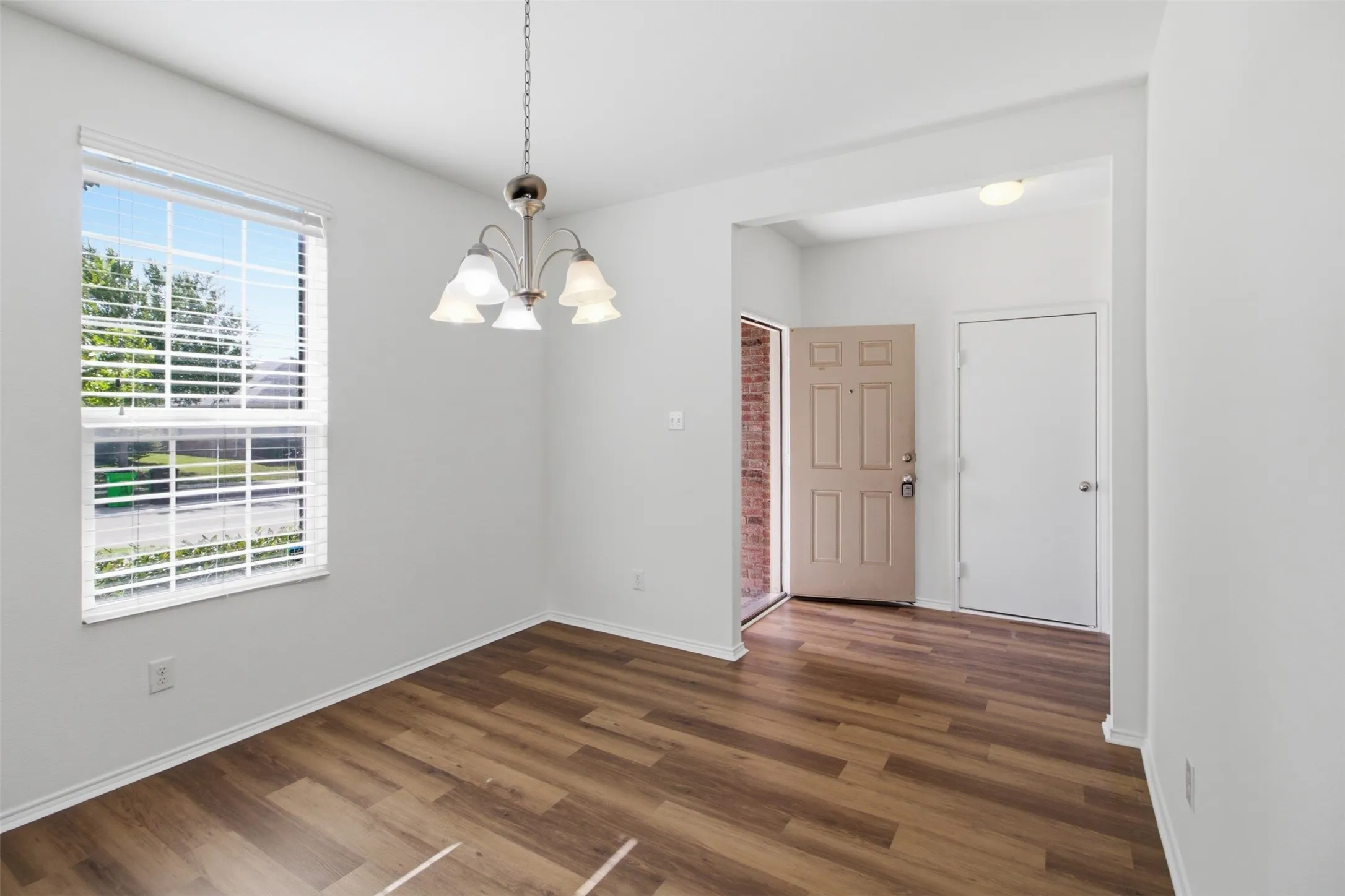 Single Family Residence For Rent in Denton County , 1716 Gayla Creek Drive, Little Elm, Texas 75068, 4 Bedroom, 3 Bathroom, 2 Garage spaces, 2,477 Sqft, built in 2014, mls#21418705, Real Estate Agent in Little Elm, Homes For Rent in Denton county, Homes For Rent in Little Elm, Realtor in Little Elm Texas, Real Estate Brokerage Independent Realty Texas, Luminita Cordes Realtor