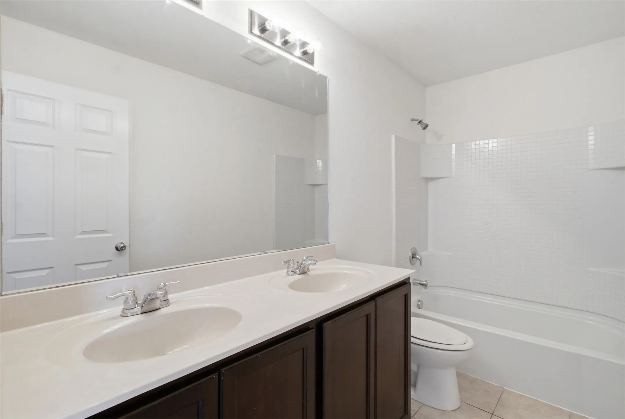 Single Family Residence For Rent in Denton County , 1716 Gayla Creek Drive, Little Elm, Texas 75068, 4 Bedroom, 3 Bathroom, 2 Garage spaces, 2,477 Sqft, built in 2014, mls#21418705, Real Estate Agent in Little Elm, Homes For Rent in Denton county, Homes For Rent in Little Elm, Realtor in Little Elm Texas, Real Estate Brokerage Independent Realty Texas, Luminita Cordes Realtor