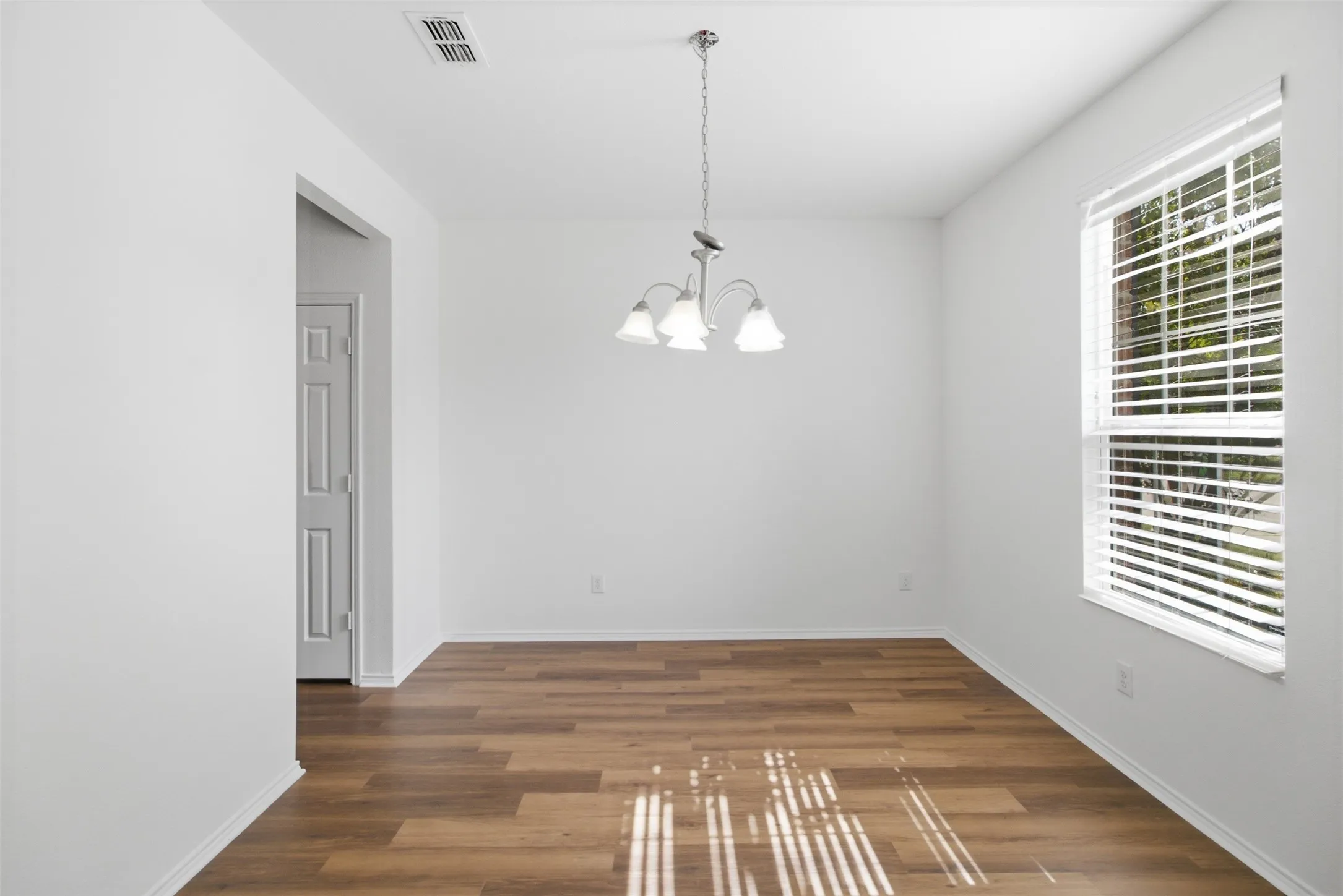 Single Family Residence For Rent in Denton County , 1716 Gayla Creek Drive, Little Elm, Texas 75068, 4 Bedroom, 3 Bathroom, 2 Garage spaces, 2,477 Sqft, built in 2014, mls#21418705, Real Estate Agent in Little Elm, Homes For Rent in Denton county, Homes For Rent in Little Elm, Realtor in Little Elm Texas, Real Estate Brokerage Independent Realty Texas, Luminita Cordes Realtor