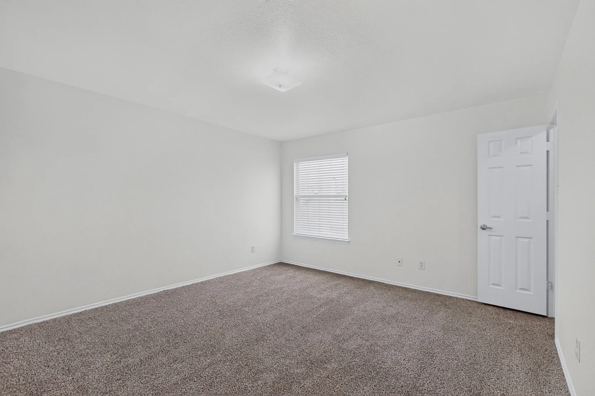 Single Family Residence For Sale in Denton County , 9325 Masse Court, Providence Village, Texas 76227, 3 Bedroom, 3 Bathroom, 2 Garage spaces, 1,850 Sqft, built in 2005, mls#21419873, Real Estate Agent in Providence Village, Homes For Sale in Denton county, Homes For Sale in Providence Village, Realtor in Providence Village Texas, Real Estate Brokerage Independent Realty Texas, Luminita Cordes Realtor