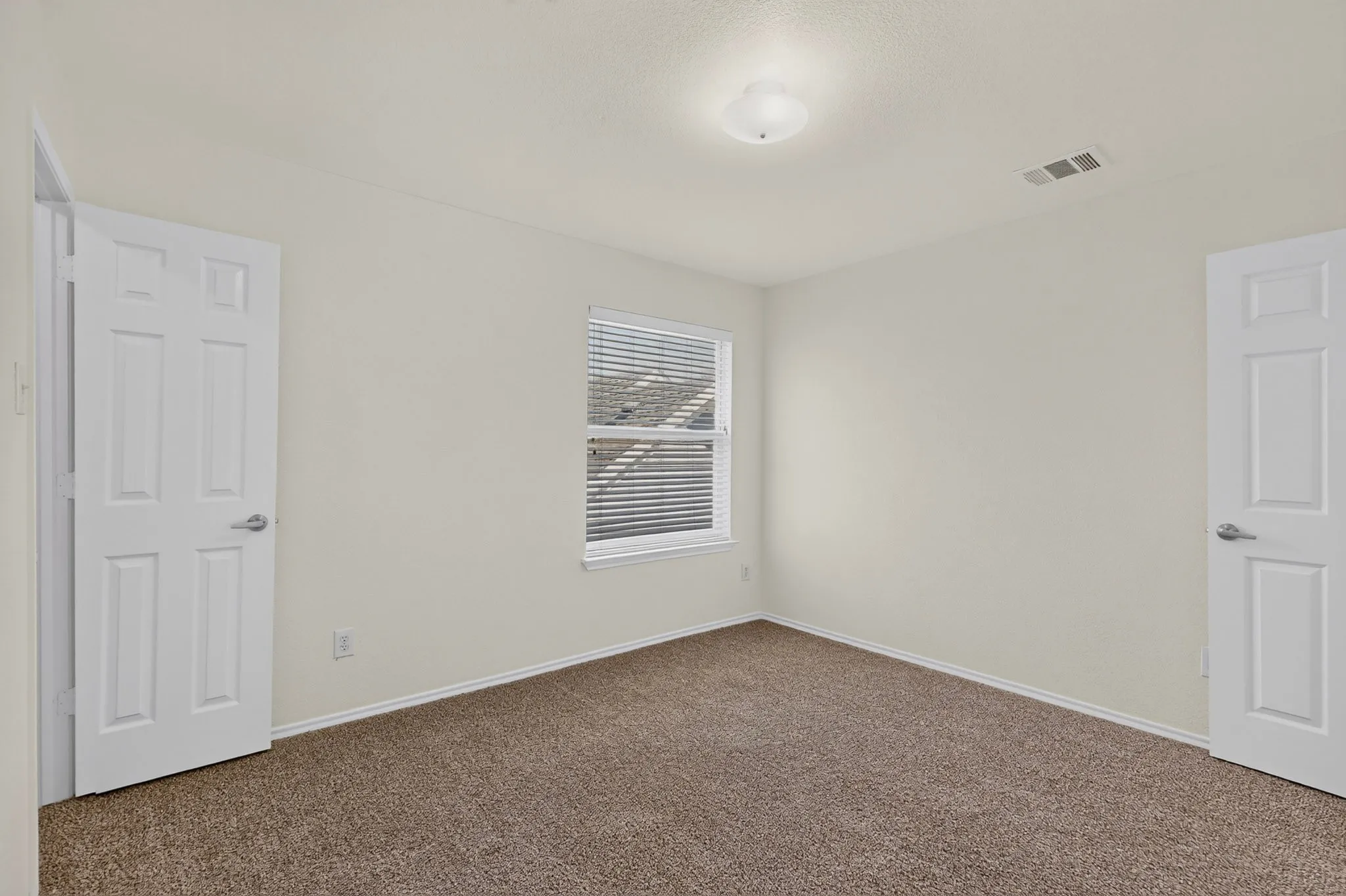 Single Family Residence For Sale in Denton County , 9325 Masse Court, Providence Village, Texas 76227, 3 Bedroom, 3 Bathroom, 2 Garage spaces, 1,850 Sqft, built in 2005, mls#21419873, Real Estate Agent in Providence Village, Homes For Sale in Denton county, Homes For Sale in Providence Village, Realtor in Providence Village Texas, Real Estate Brokerage Independent Realty Texas, Luminita Cordes Realtor