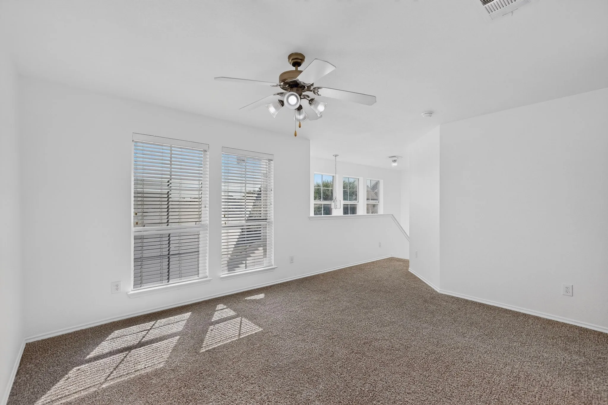 Single Family Residence For Sale in Denton County , 9325 Masse Court, Providence Village, Texas 76227, 3 Bedroom, 3 Bathroom, 2 Garage spaces, 1,850 Sqft, built in 2005, mls#21419873, Real Estate Agent in Providence Village, Homes For Sale in Denton county, Homes For Sale in Providence Village, Realtor in Providence Village Texas, Real Estate Brokerage Independent Realty Texas, Luminita Cordes Realtor