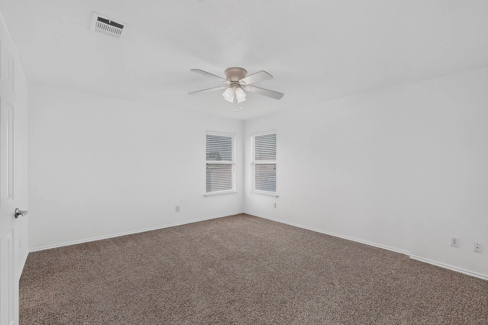 Single Family Residence For Sale in Denton County , 9325 Masse Court, Providence Village, Texas 76227, 3 Bedroom, 3 Bathroom, 2 Garage spaces, 1,850 Sqft, built in 2005, mls#21419873, Real Estate Agent in Providence Village, Homes For Sale in Denton county, Homes For Sale in Providence Village, Realtor in Providence Village Texas, Real Estate Brokerage Independent Realty Texas, Luminita Cordes Realtor