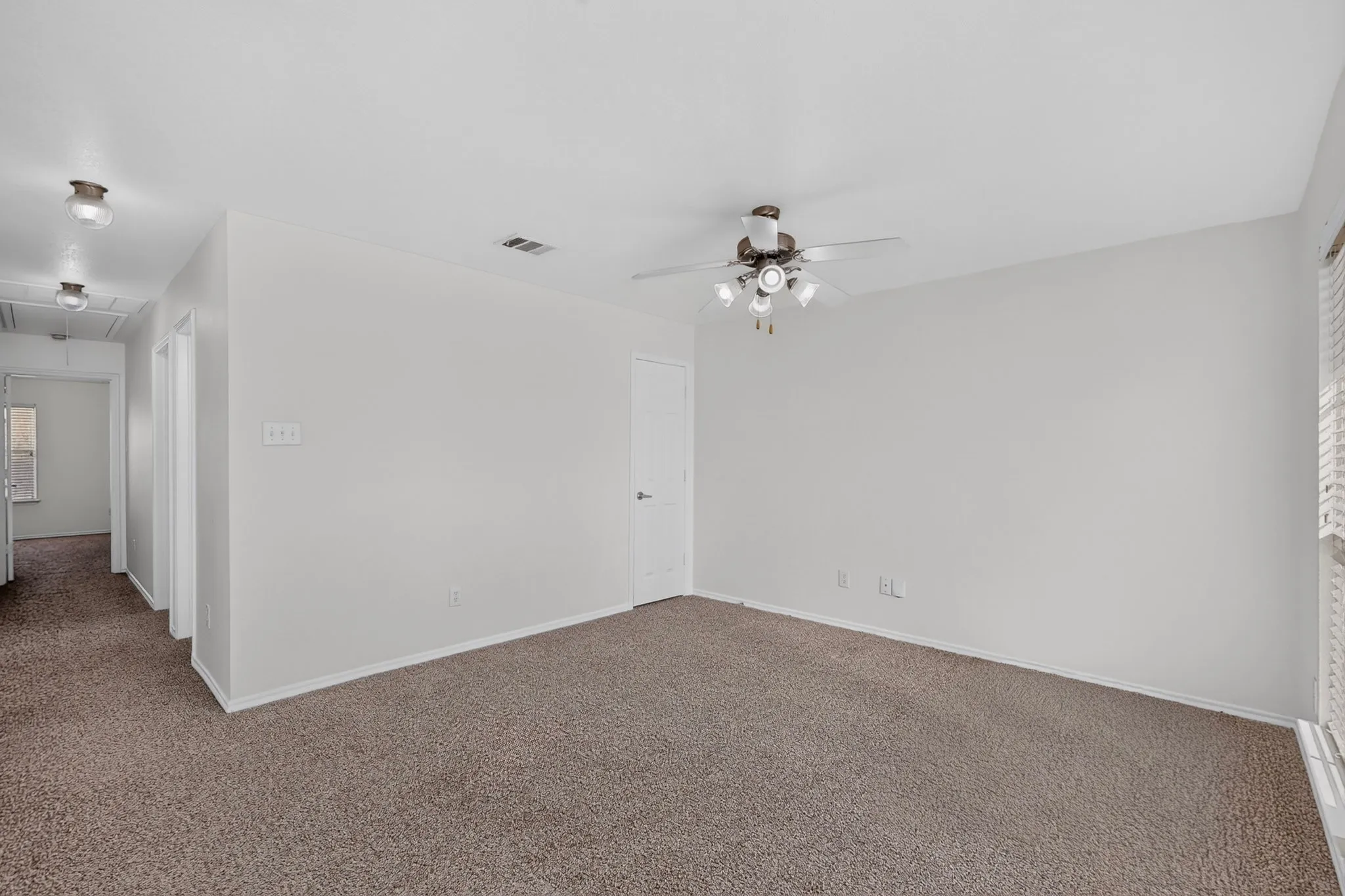 Single Family Residence For Sale in Denton County , 9325 Masse Court, Providence Village, Texas 76227, 3 Bedroom, 3 Bathroom, 2 Garage spaces, 1,850 Sqft, built in 2005, mls#21419873, Real Estate Agent in Providence Village, Homes For Sale in Denton county, Homes For Sale in Providence Village, Realtor in Providence Village Texas, Real Estate Brokerage Independent Realty Texas, Luminita Cordes Realtor