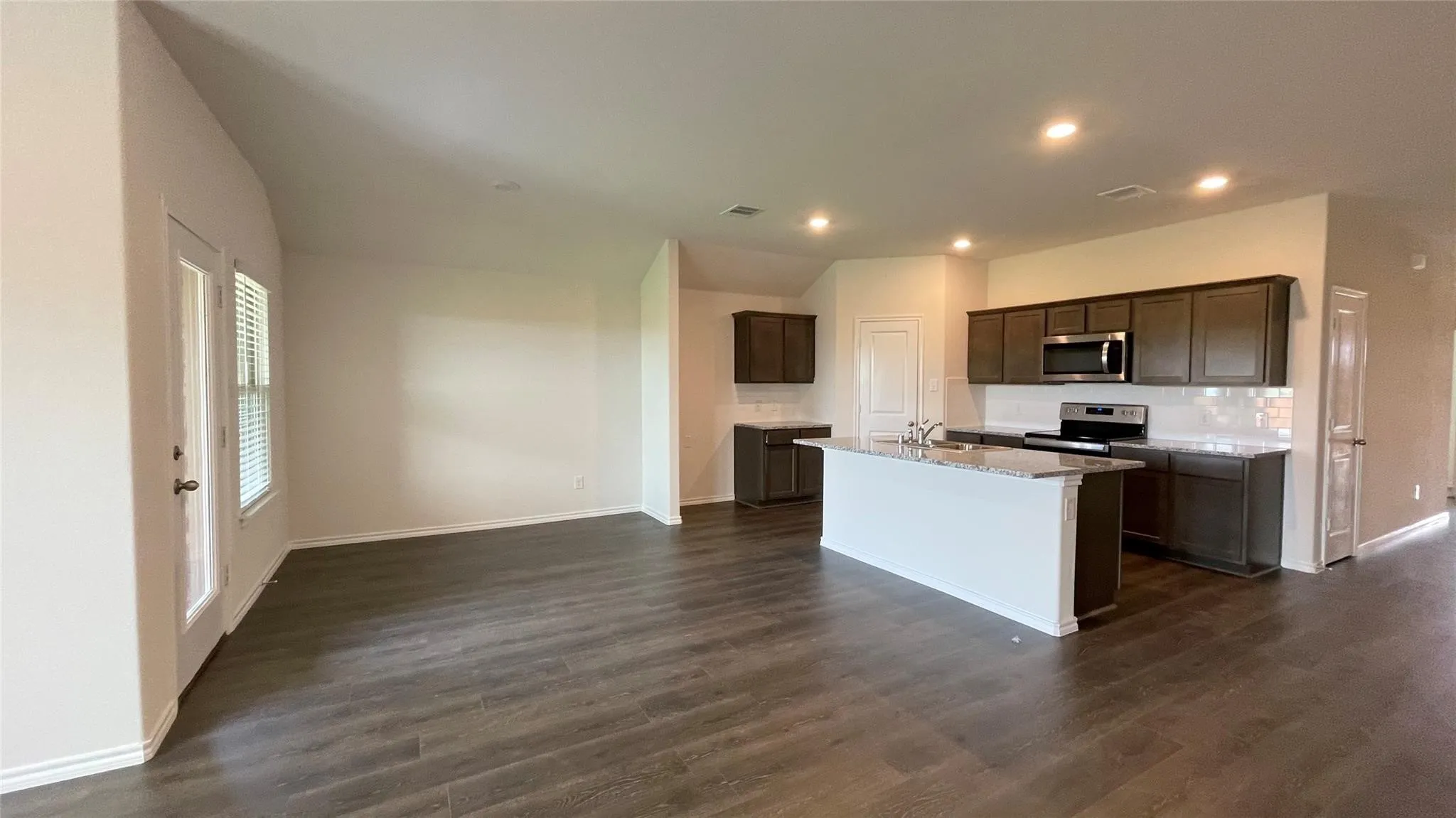 Single Family Residence For Rent in Denton County , 6229 Abby Drive, Celina, Texas 76227, 4 Bedroom, 2 Bathroom, 2 Garage spaces, 1,836 Sqft, built in 2021, mls#21419879, Real Estate Agent in Celina, Homes For Rent in Denton county, Homes For Rent in Celina, Realtor in Celina Texas, Real Estate Brokerage Independent Realty Texas, Luminita Cordes Realtor