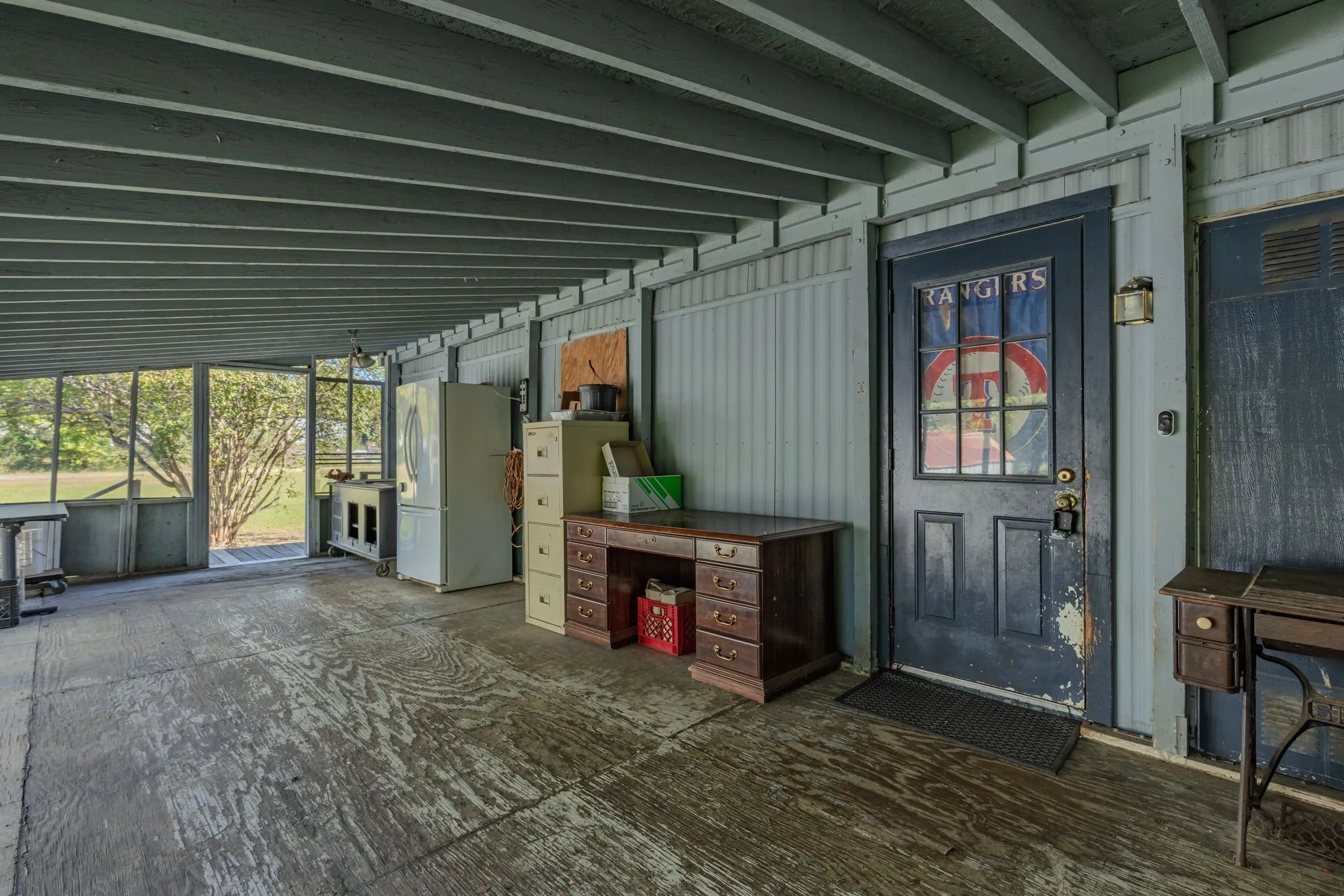 Mobile Home For Sale in Hunt County , 10830 Paradise Lane 1.6 Acres, Wills Point, Texas 75169, 2 Bedroom, 2 Bathroom, Garage spaces, 1,248 Sqft, built in 1984, mls#21419756, Real Estate Agent in Wills Point, Homes For Sale in Hunt county, Homes For Sale in Wills Point, Realtor in Wills Point Texas, Real Estate Brokerage Independent Realty Texas, Luminita Cordes Realtor