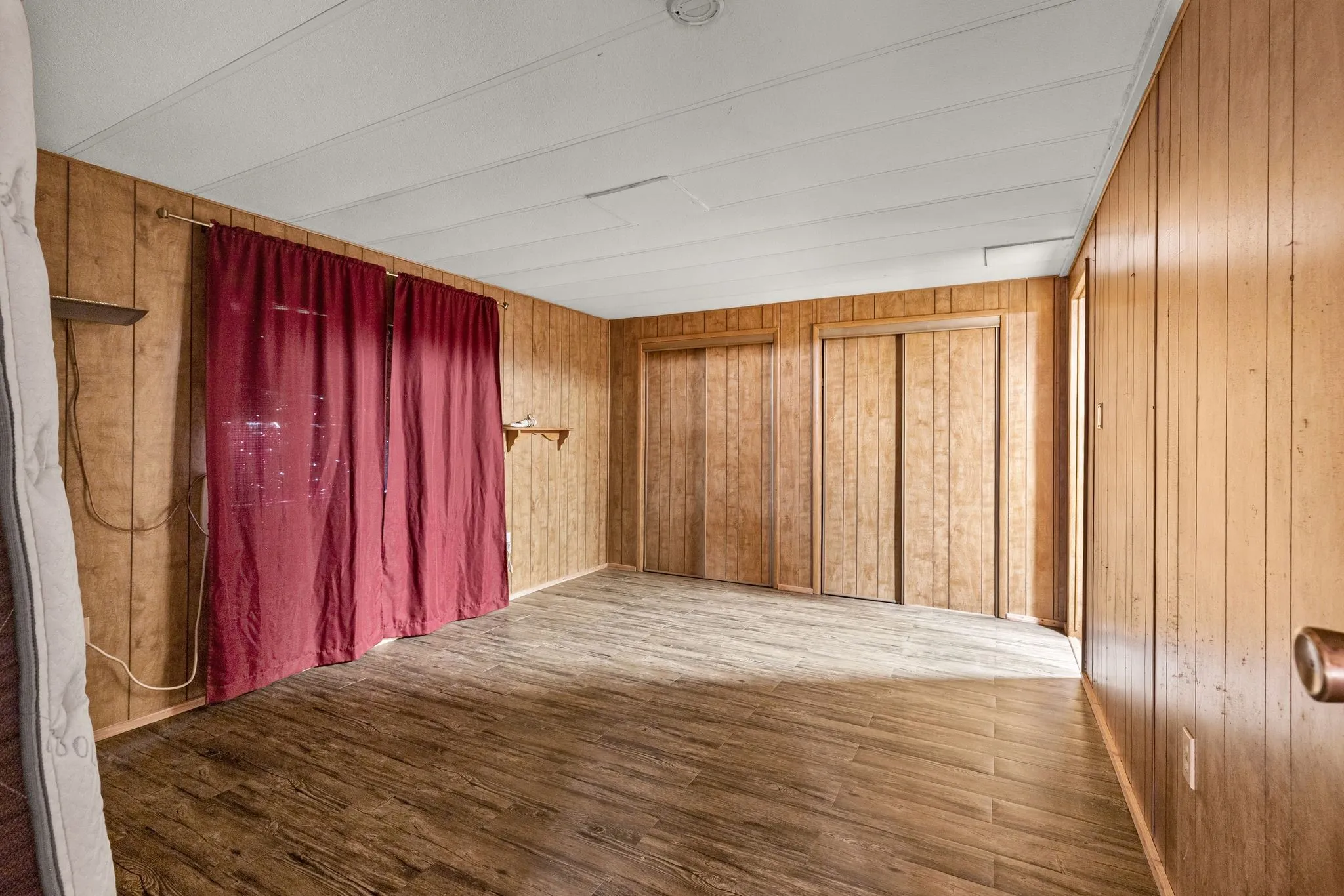 Mobile Home For Sale in Hunt County , 10830 Paradise Lane 1.6 Acres, Wills Point, Texas 75169, 2 Bedroom, 2 Bathroom, Garage spaces, 1,248 Sqft, built in 1984, mls#21419756, Real Estate Agent in Wills Point, Homes For Sale in Hunt county, Homes For Sale in Wills Point, Realtor in Wills Point Texas, Real Estate Brokerage Independent Realty Texas, Luminita Cordes Realtor