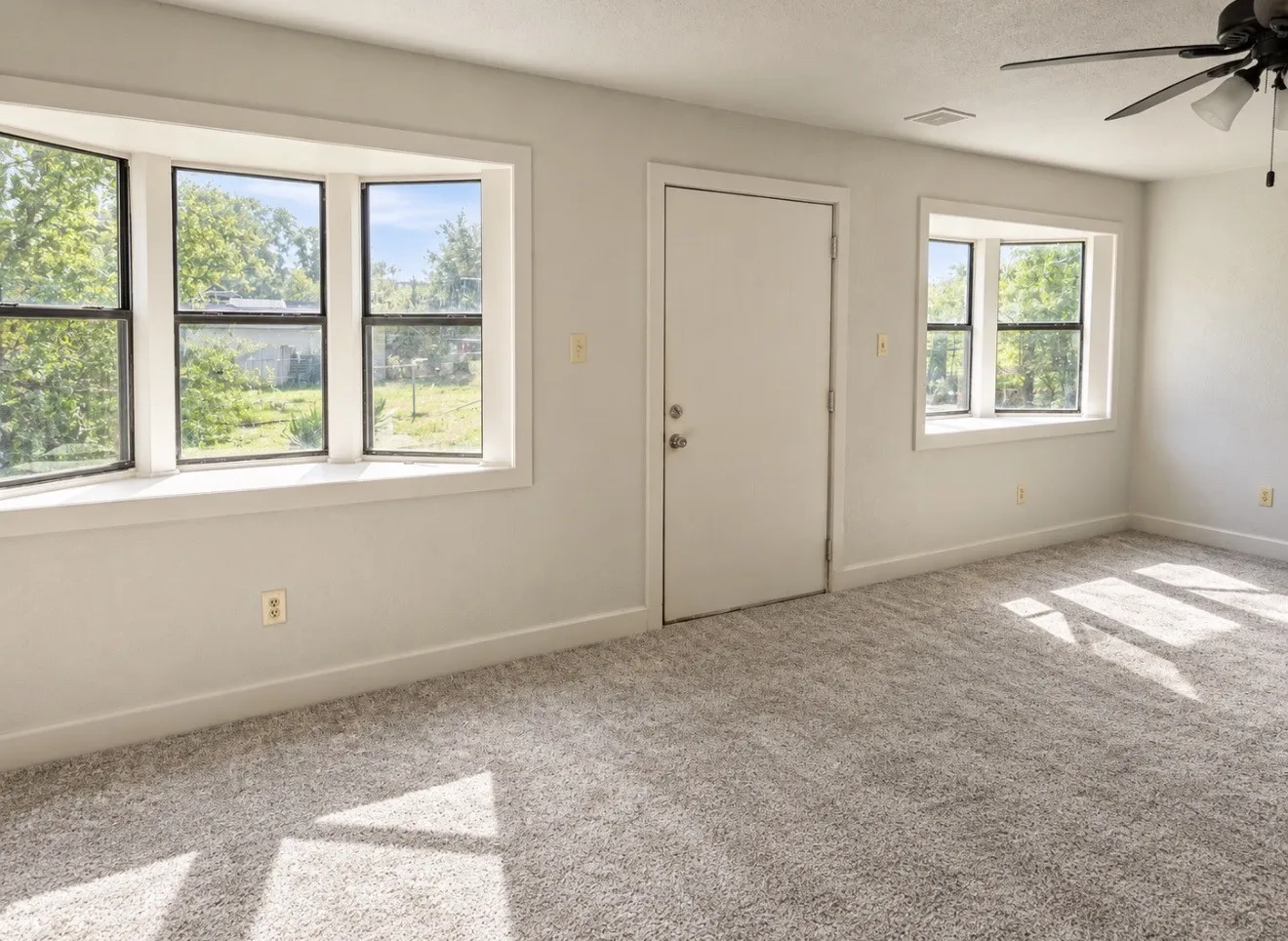Single Family Residence For Sale in Palo Pinto County , 511 SW 3rd Street, Mineral Wells, Texas 76067, 4 Bedroom, 1 Bathroom, Garage spaces, 2,258 Sqft, built in 1929, mls#21418414, Real Estate Agent in Mineral Wells, Homes For Sale in Palo Pinto county, Homes For Sale in Mineral Wells, Realtor in Mineral Wells Texas, Real Estate Brokerage Independent Realty Texas, Luminita Cordes Realtor