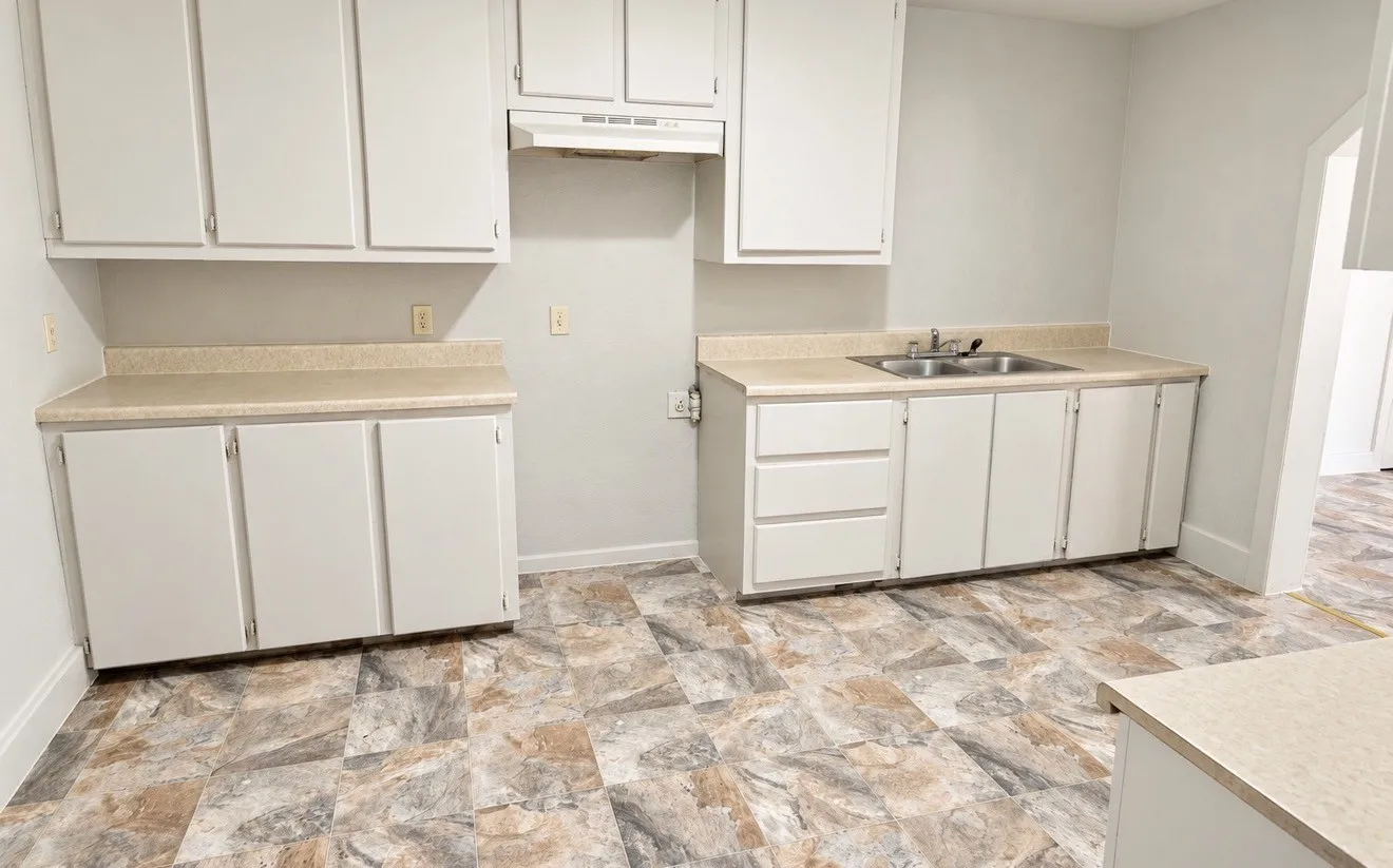 Single Family Residence For Sale in Palo Pinto County , 511 SW 3rd Street, Mineral Wells, Texas 76067, 4 Bedroom, 1 Bathroom, Garage spaces, 2,258 Sqft, built in 1929, mls#21418414, Real Estate Agent in Mineral Wells, Homes For Sale in Palo Pinto county, Homes For Sale in Mineral Wells, Realtor in Mineral Wells Texas, Real Estate Brokerage Independent Realty Texas, Luminita Cordes Realtor