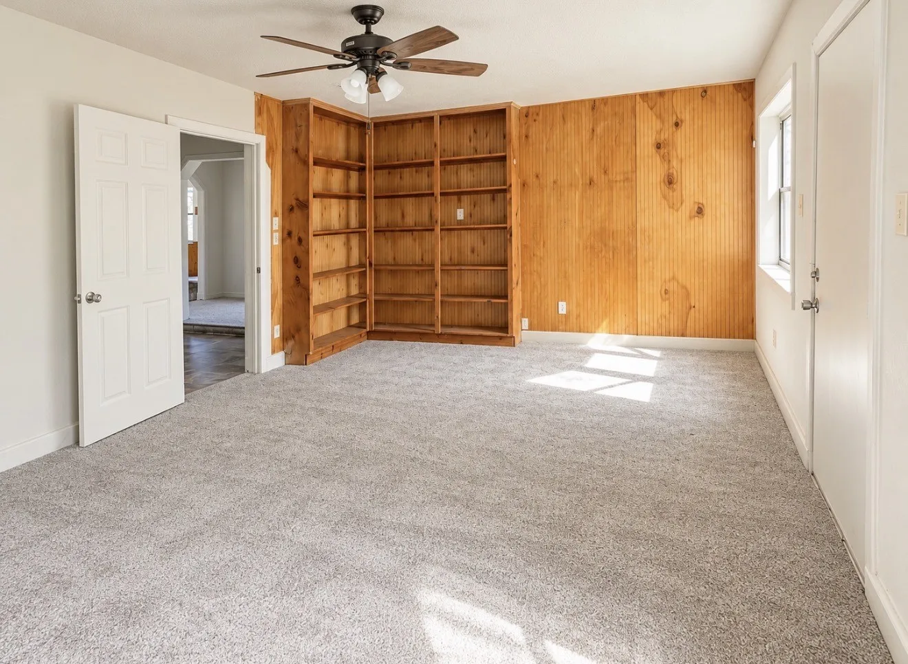 Single Family Residence For Sale in Palo Pinto County , 511 SW 3rd Street, Mineral Wells, Texas 76067, 4 Bedroom, 1 Bathroom, Garage spaces, 2,258 Sqft, built in 1929, mls#21418414, Real Estate Agent in Mineral Wells, Homes For Sale in Palo Pinto county, Homes For Sale in Mineral Wells, Realtor in Mineral Wells Texas, Real Estate Brokerage Independent Realty Texas, Luminita Cordes Realtor