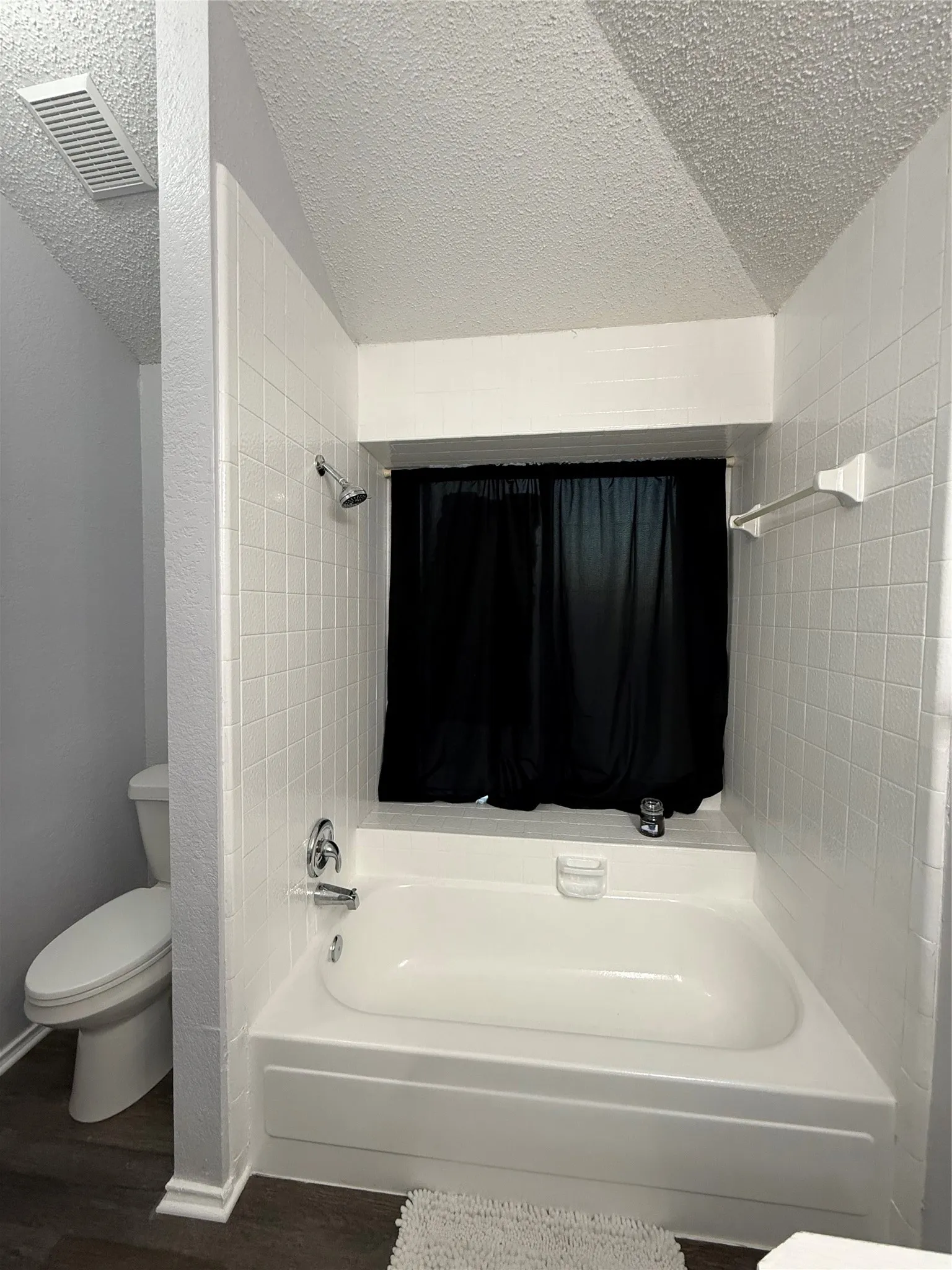Duplex For Rent in Dallas County , 1204 Bittersweet Cove, De Soto, Texas 75115, 3 Bedroom, 3 Bathroom, 2 Garage spaces, 1,298 Sqft, built in 1986, mls#21419886, Real Estate Agent in De Soto, Homes For Rent in Dallas county, Homes For Rent in De Soto, Realtor in De Soto Texas, Real Estate Brokerage Independent Realty Texas, Luminita Cordes Realtor